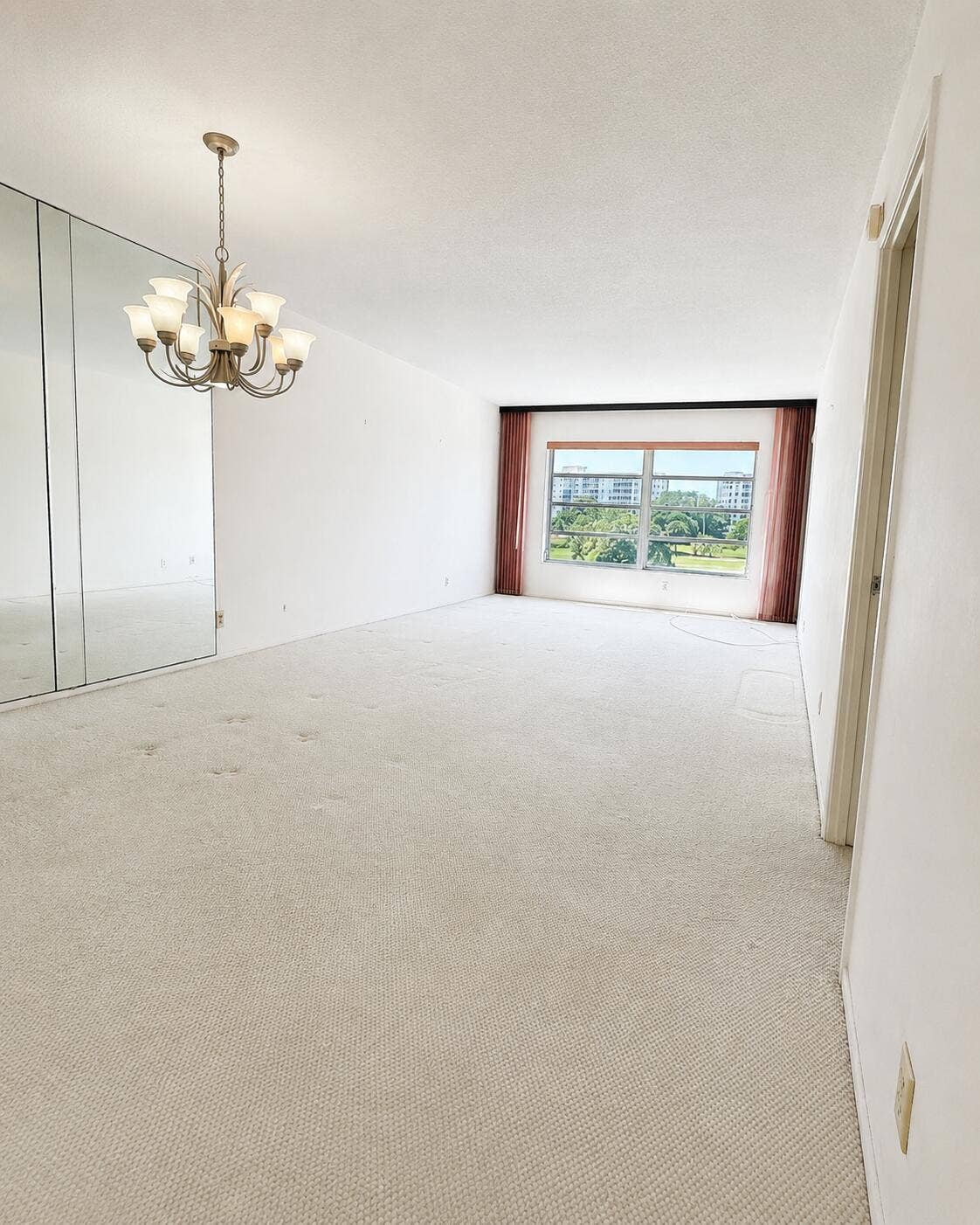 2900 N Palm Aire Drive, #307, Pompano Beach, FL 33069 LIVING 2