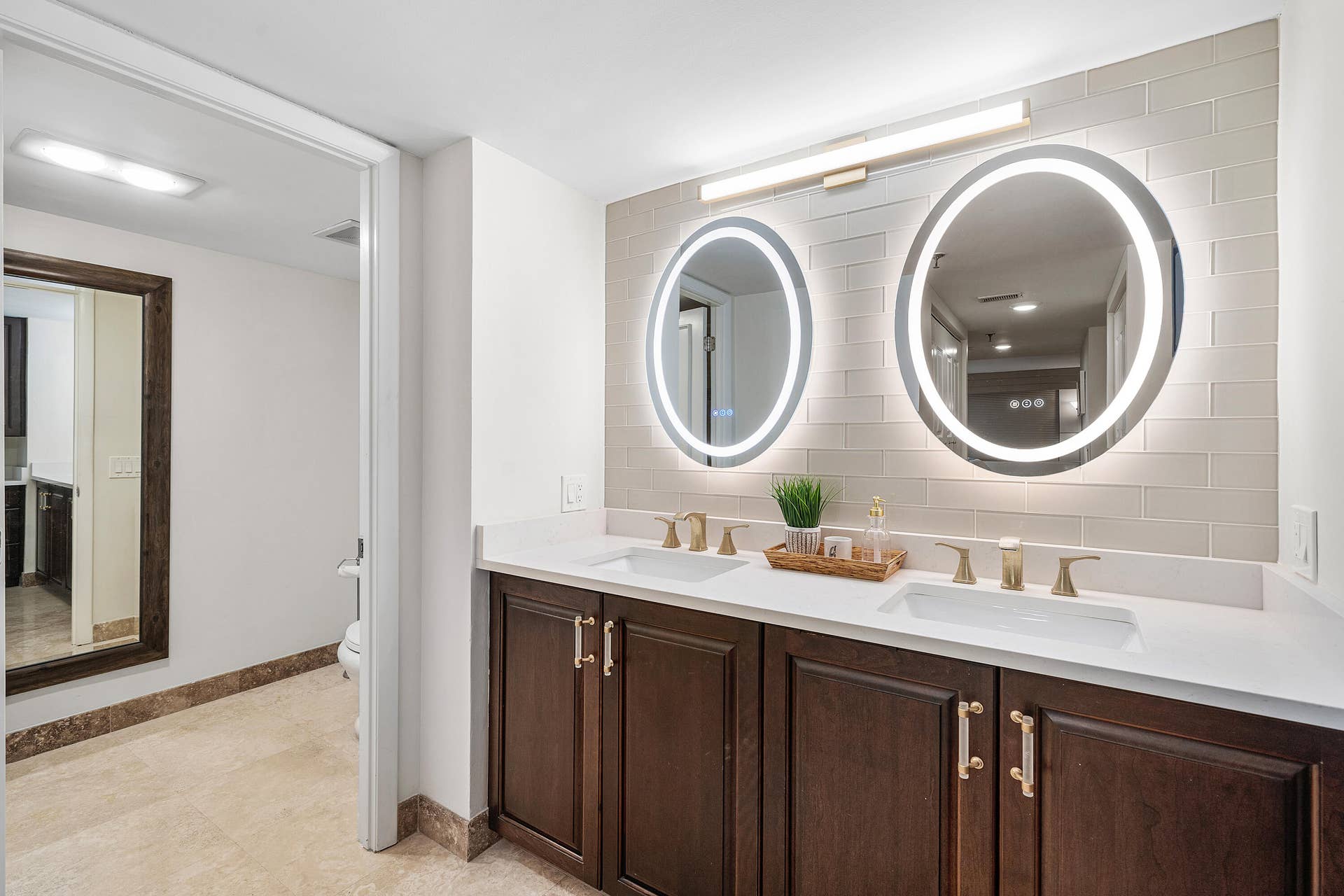 4600 S Ocean Boulevard, #602, Highland Beach, FL 33487 dual vanities