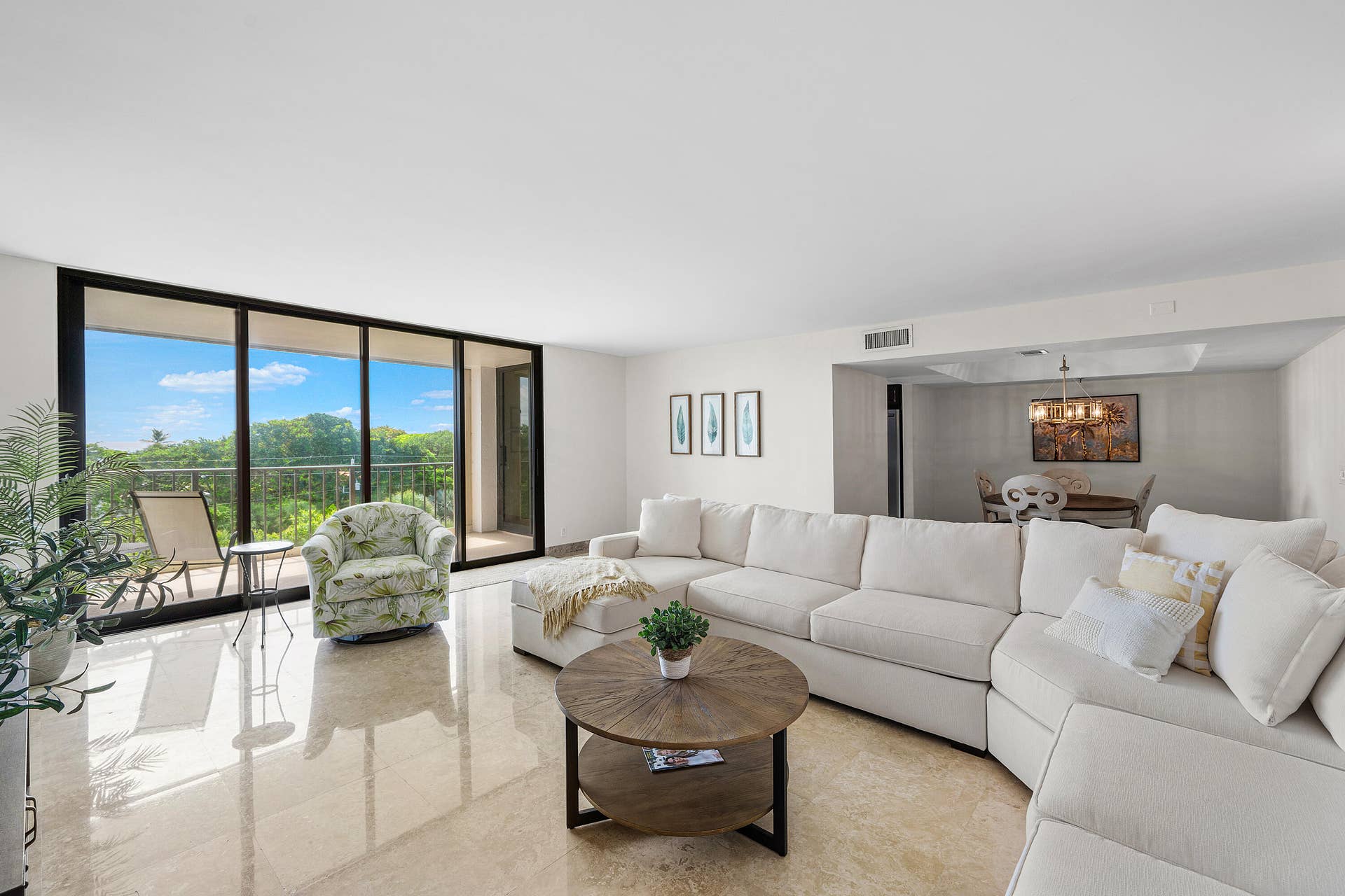 4600 S Ocean Boulevard, #602, Highland Beach, FL 33487 bright living spaces