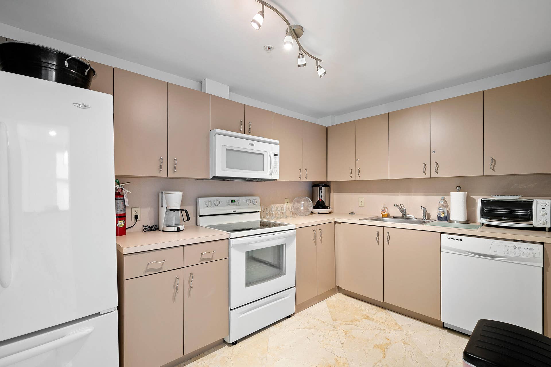 4600 S Ocean Boulevard, #602, Highland Beach, FL 33487 community room