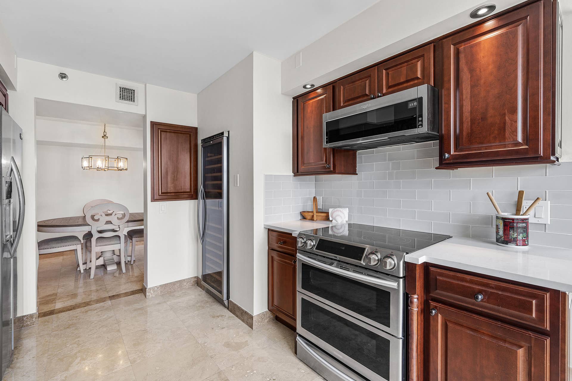 4600 S Ocean Boulevard, #602, Highland Beach, FL 33487 sun filled kitchen