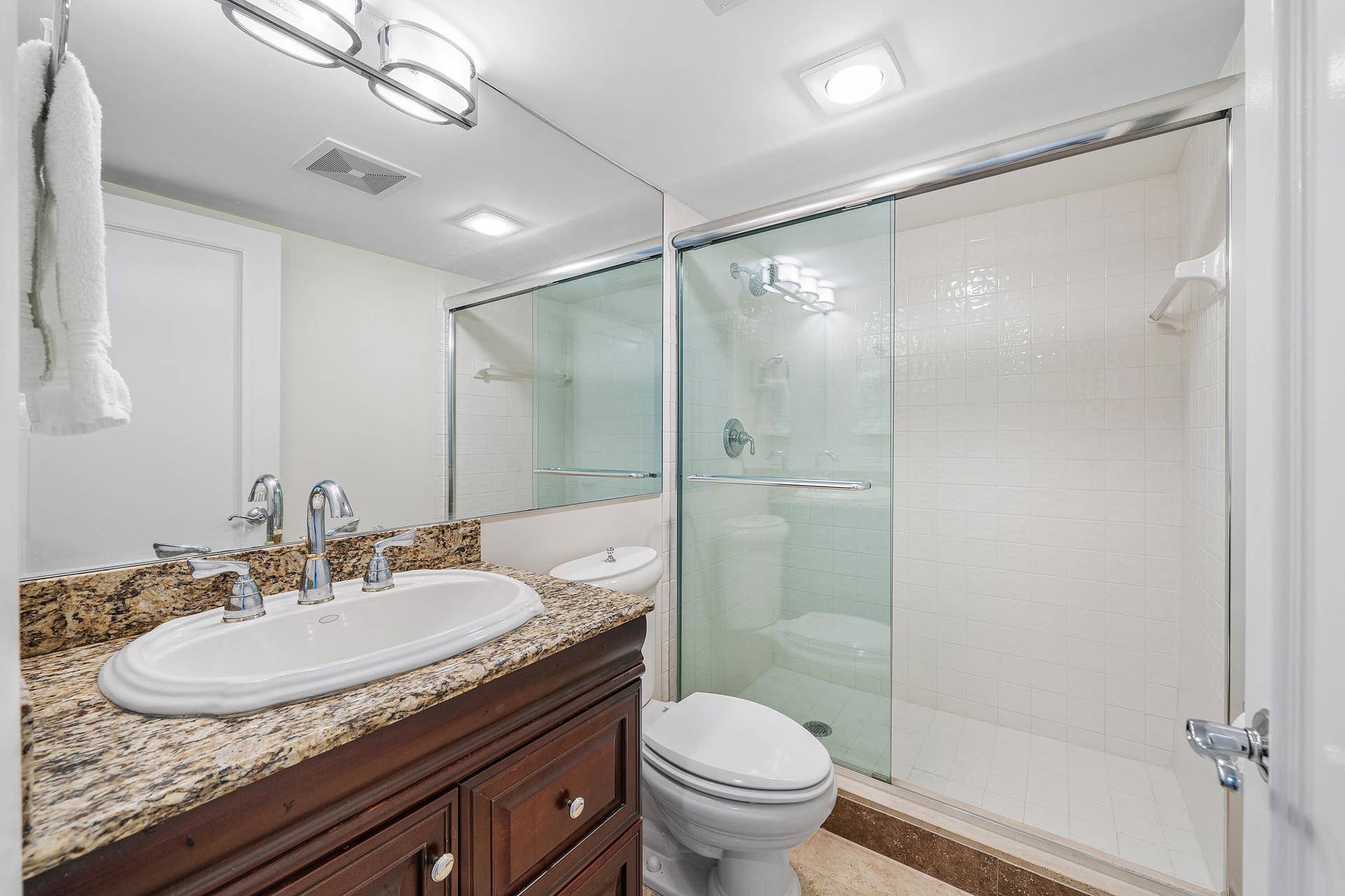 4600 S Ocean Boulevard, #602, Highland Beach, FL 33487 guest bath