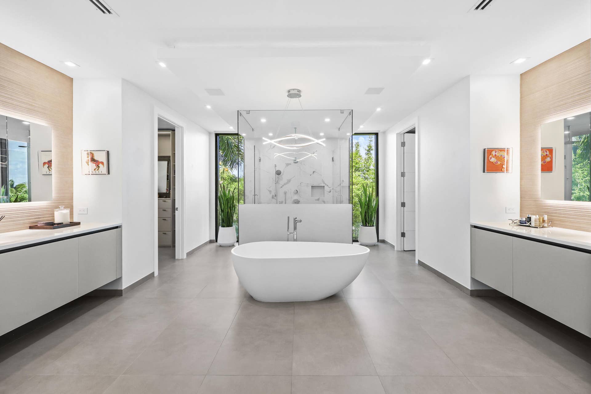 2863 NE 27th Street, Fort Lauderdale, FL 33306 His and Hers Sinks, Toilets & Closets.