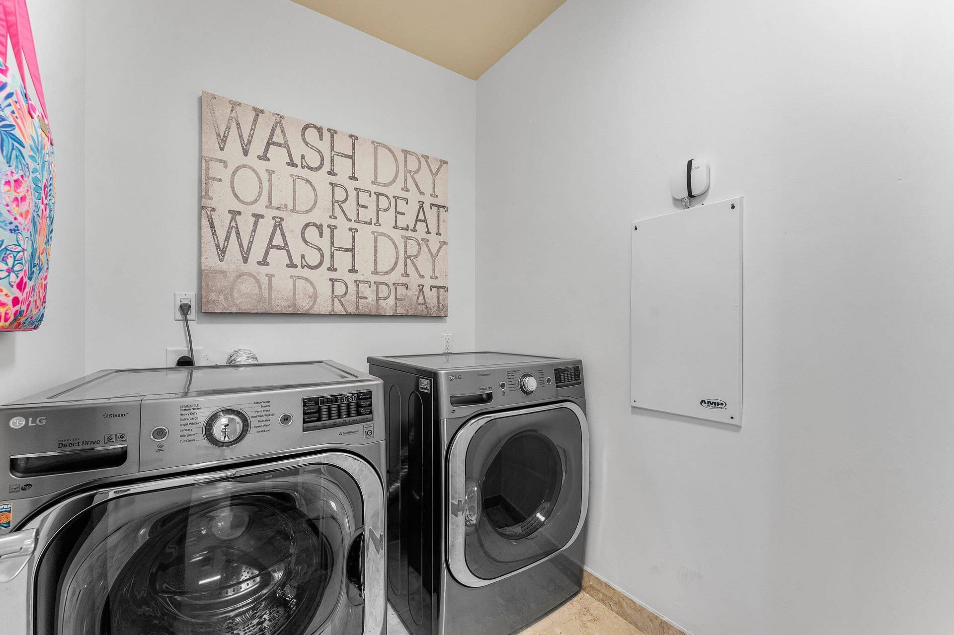 2640 Lake Shore Drive, #2215, Riviera Beach, FL 33404 Laundry Room