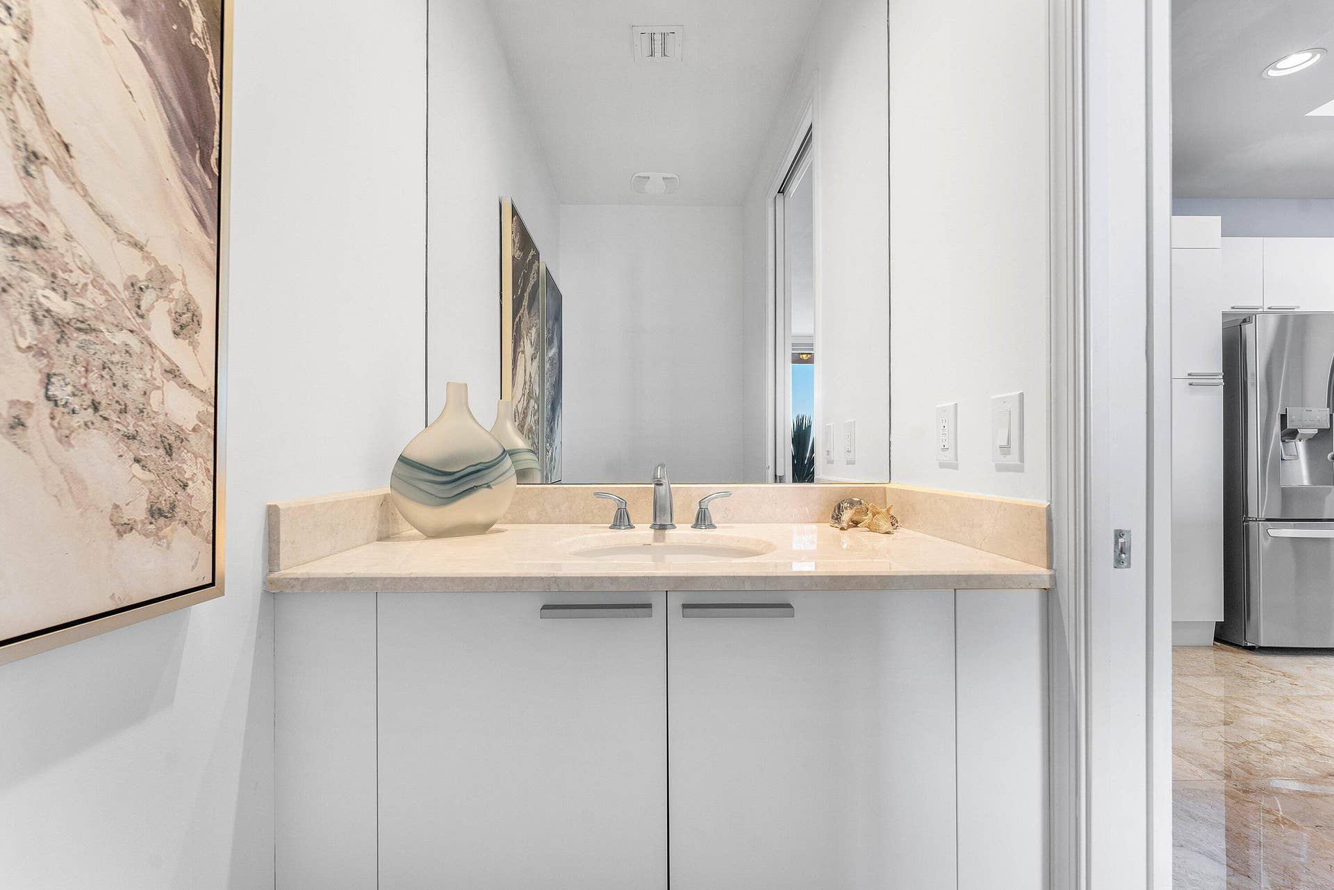 2640 Lake Shore Drive, #2215, Riviera Beach, FL 33404 Powder Room