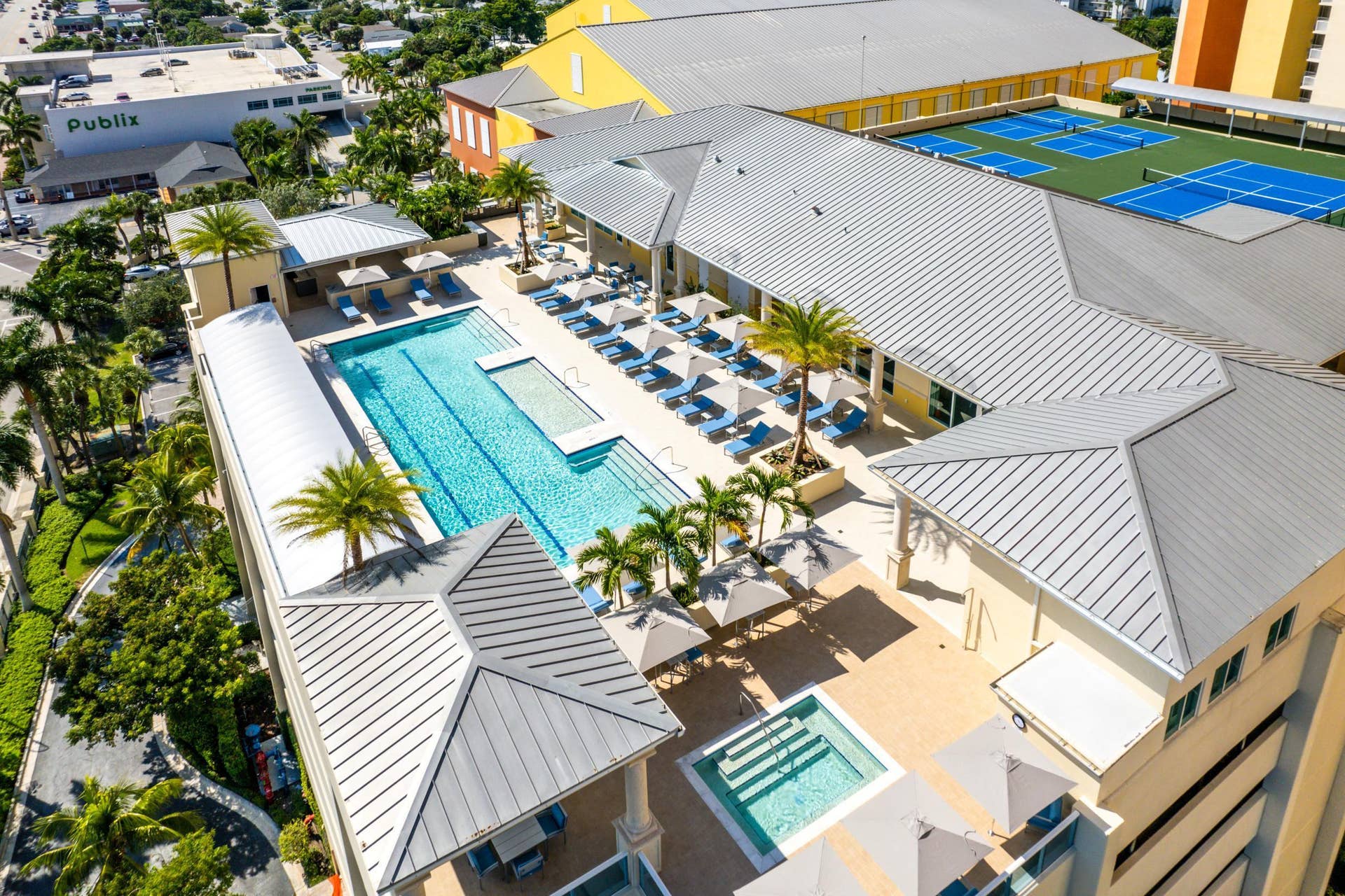 2640 Lake Shore Drive, #2215, Riviera Beach, FL 33404 5 NEW Pool spa