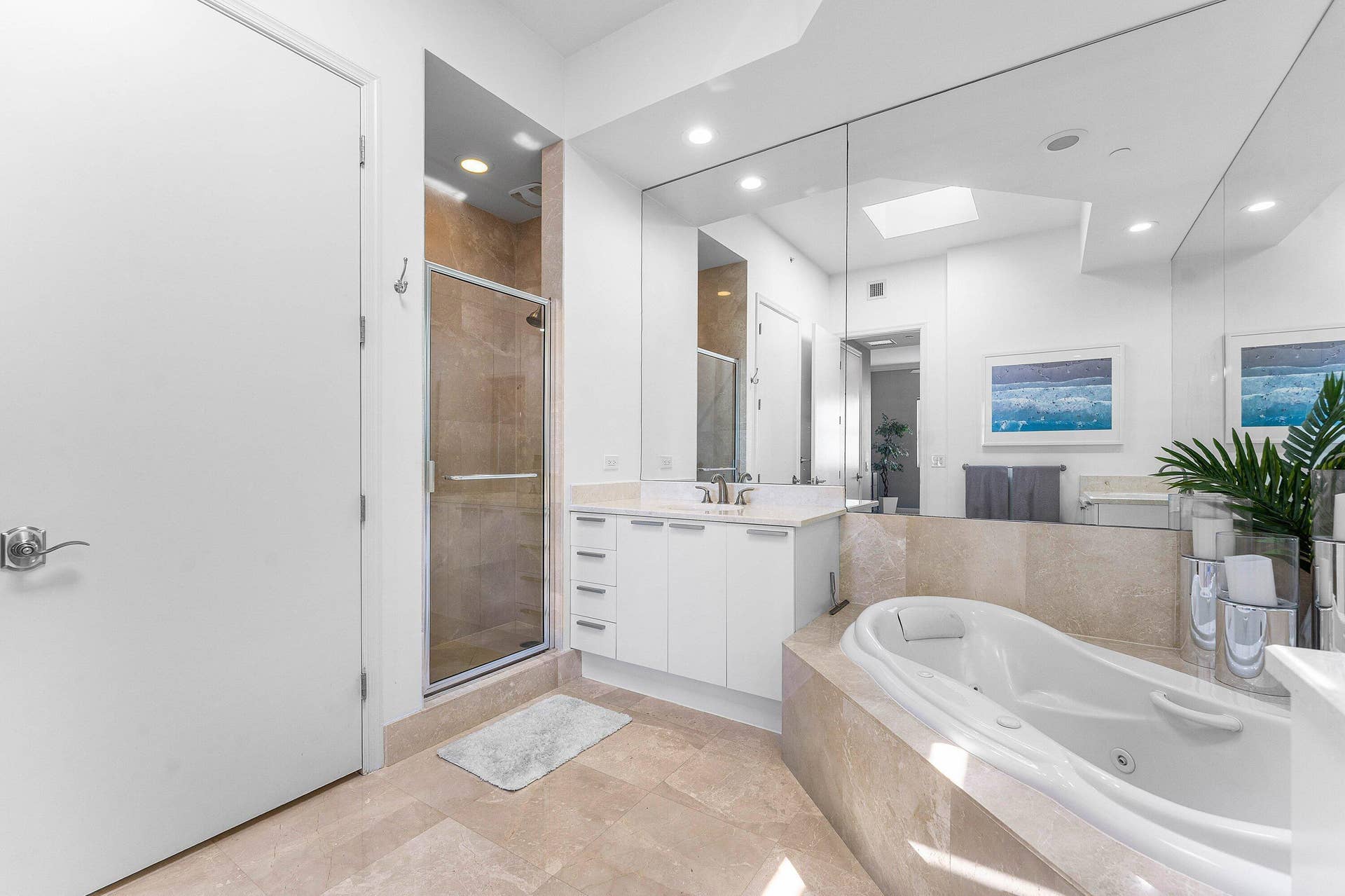 2640 Lake Shore Drive, #2215, Riviera Beach, FL 33404 Primary Bath