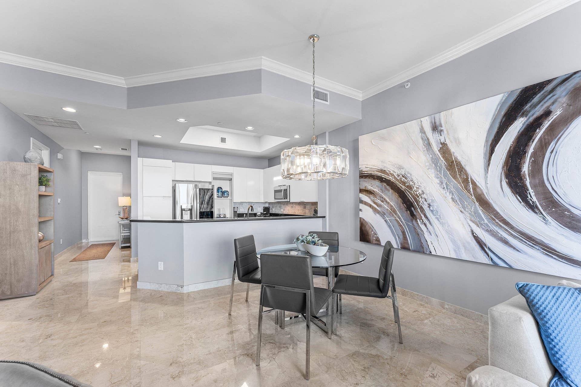 2640 Lake Shore Drive, #2215, Riviera Beach, FL 33404 Neutral Color Palette
