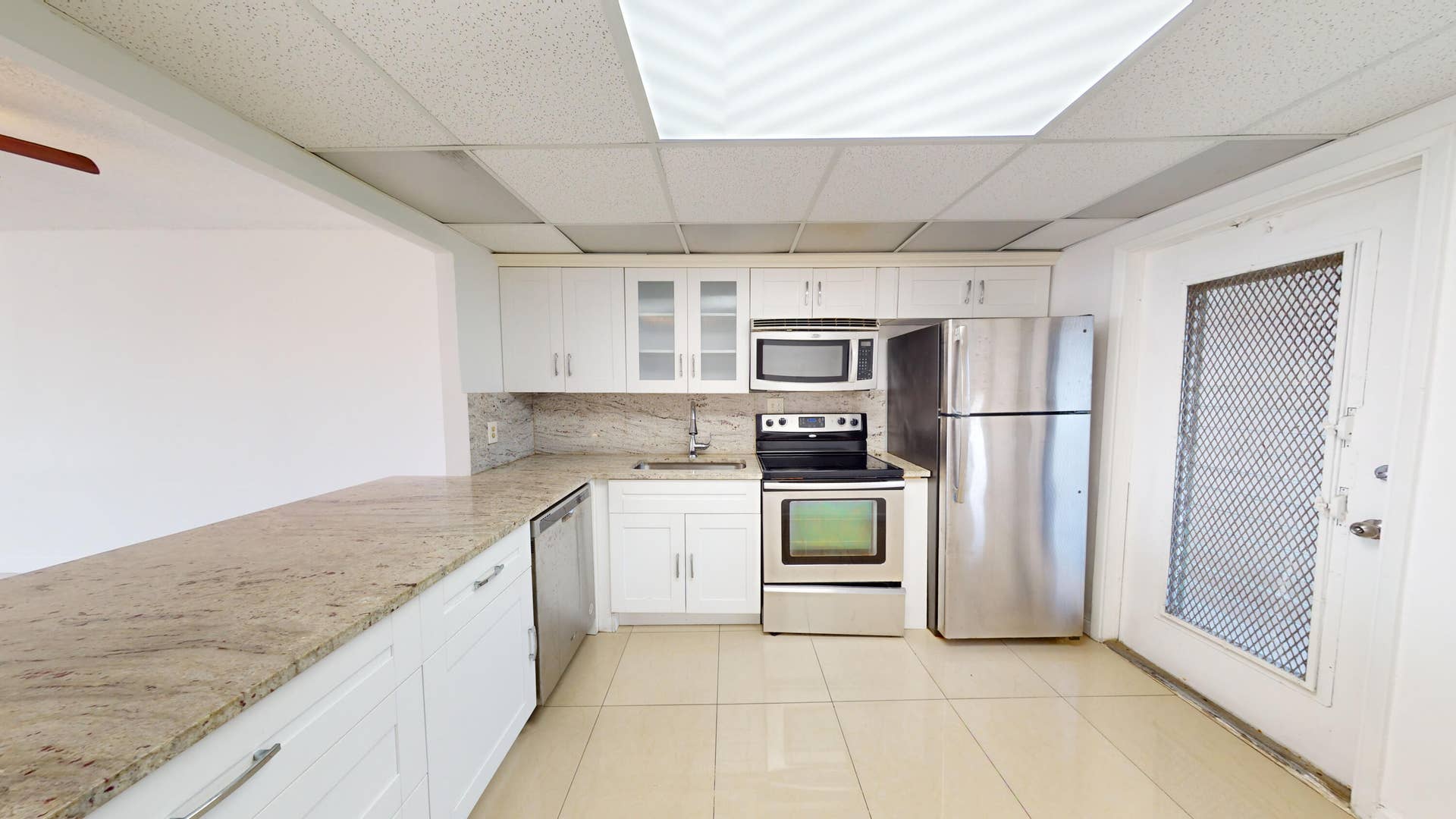 3080 N Course Drive, #604, Pompano Beach, FL 33069 Kitchen (3) (1)