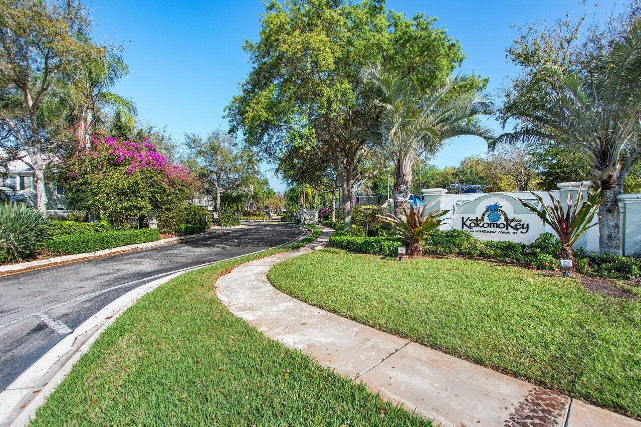 1022 Kokomo Key Lane, Delray Beach, FL 33483 Entrance off Federal Highway