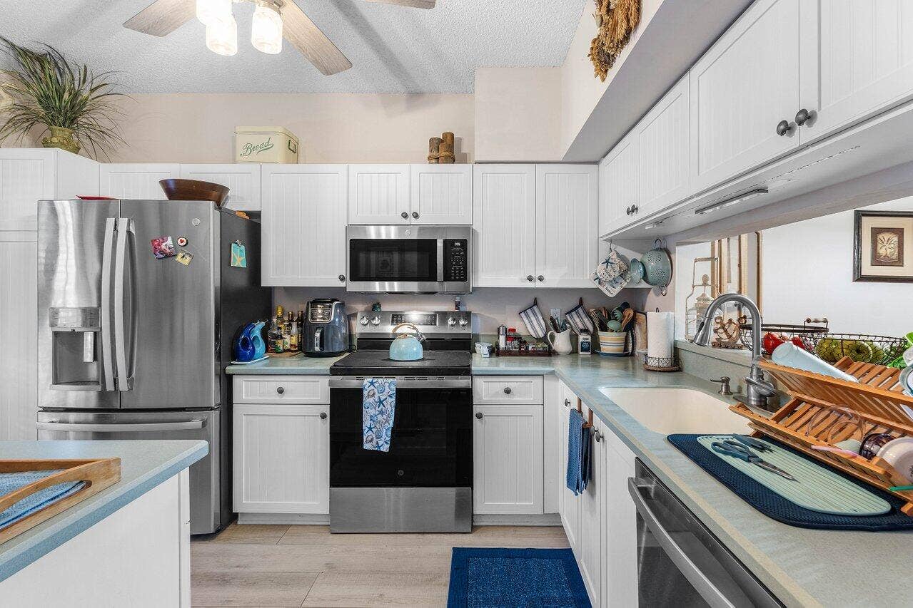 1022 Kokomo Key Lane, Delray Beach, FL 33483 Kitchen newer SS appliances