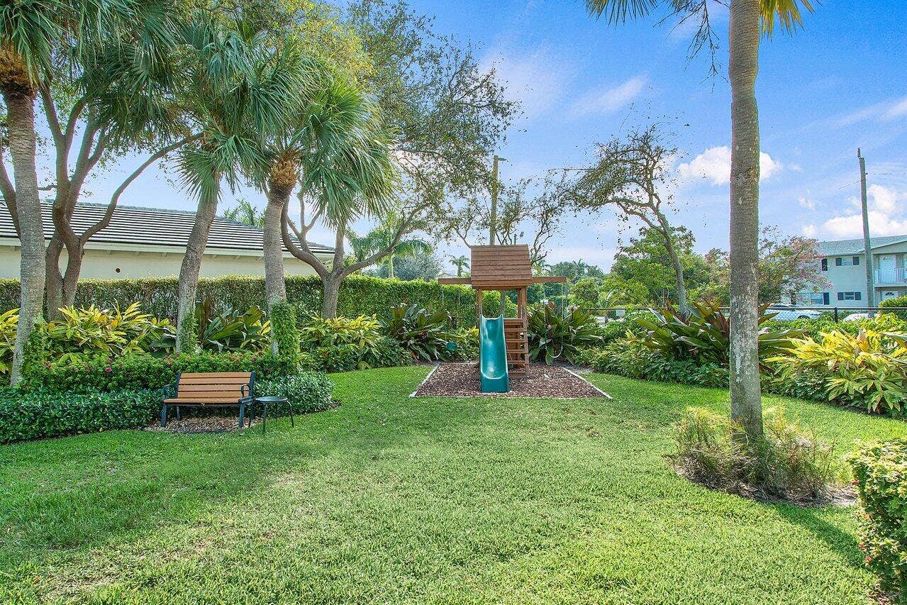 1022 Kokomo Key Lane, Delray Beach, FL 33483 Community play area