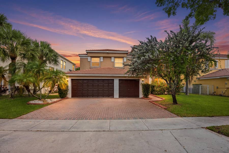 Property photo for 16918 SW 16th Street, Pembroke Pines, FL
