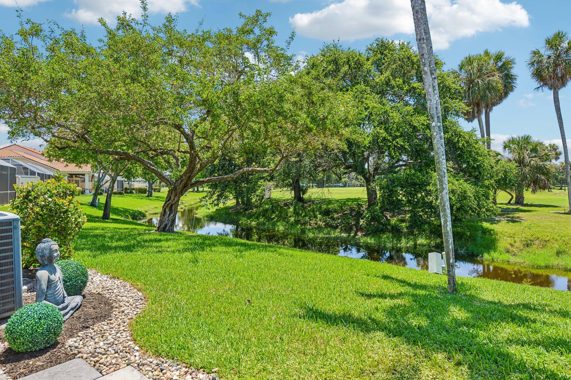 692 W Palm Aire Drive, Pompano Beach, FL 33069 52-web-or-mls-W Palm Aire Dr-S1306-052