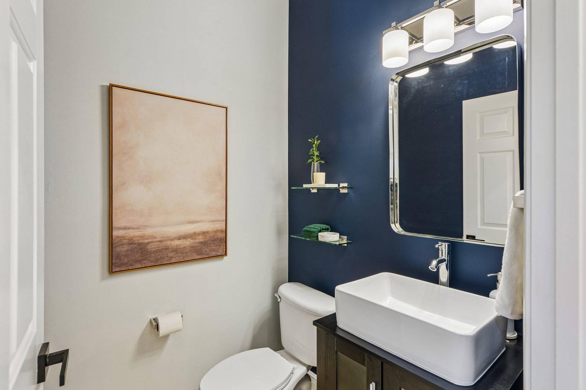 692 W Palm Aire Drive, Pompano Beach, FL 33069 Updated Guest Powder Room