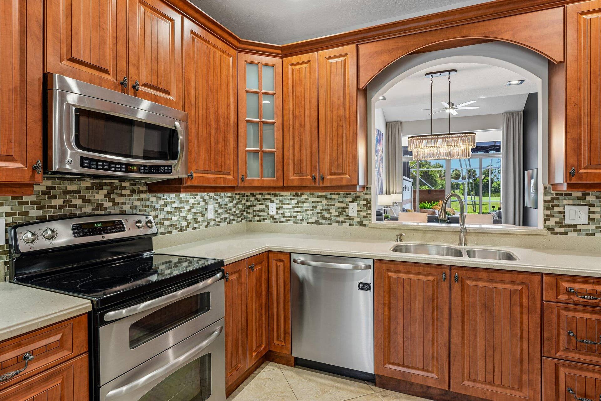 692 W Palm Aire Drive, Pompano Beach, FL 33069 17-web-or-mls-W Palm Aire Dr-S1306-017