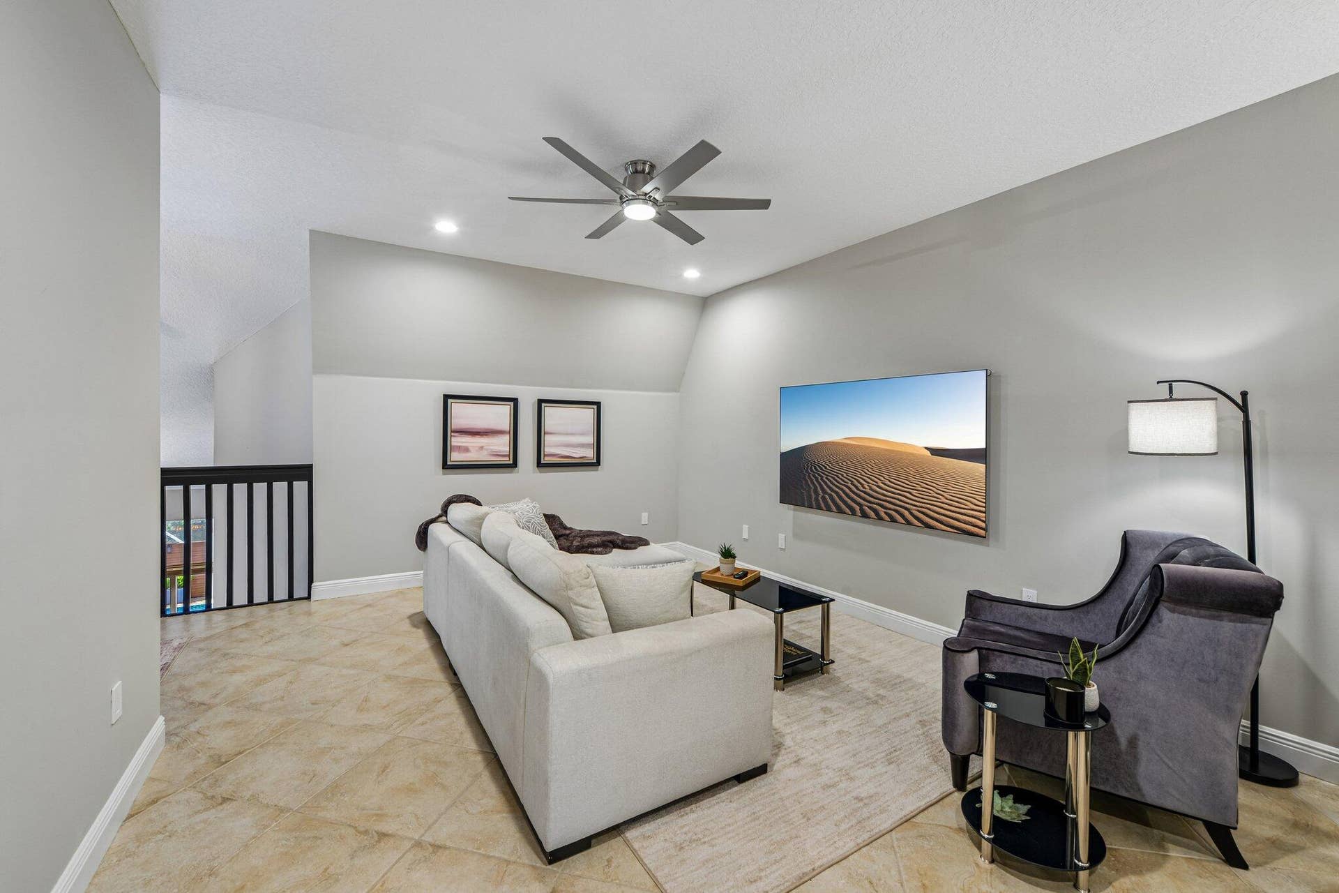 692 W Palm Aire Drive, Pompano Beach, FL 33069 Upstairs Family Room