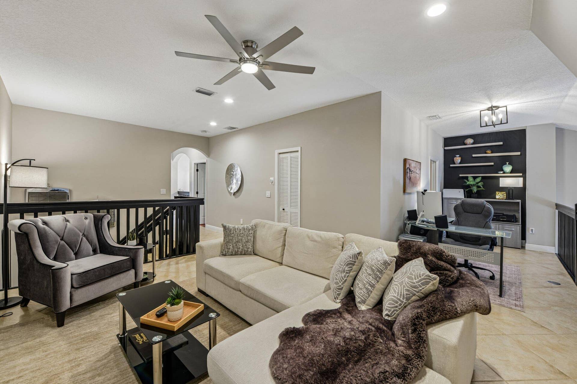 692 W Palm Aire Drive, Pompano Beach, FL 33069 Upstairs Family Room