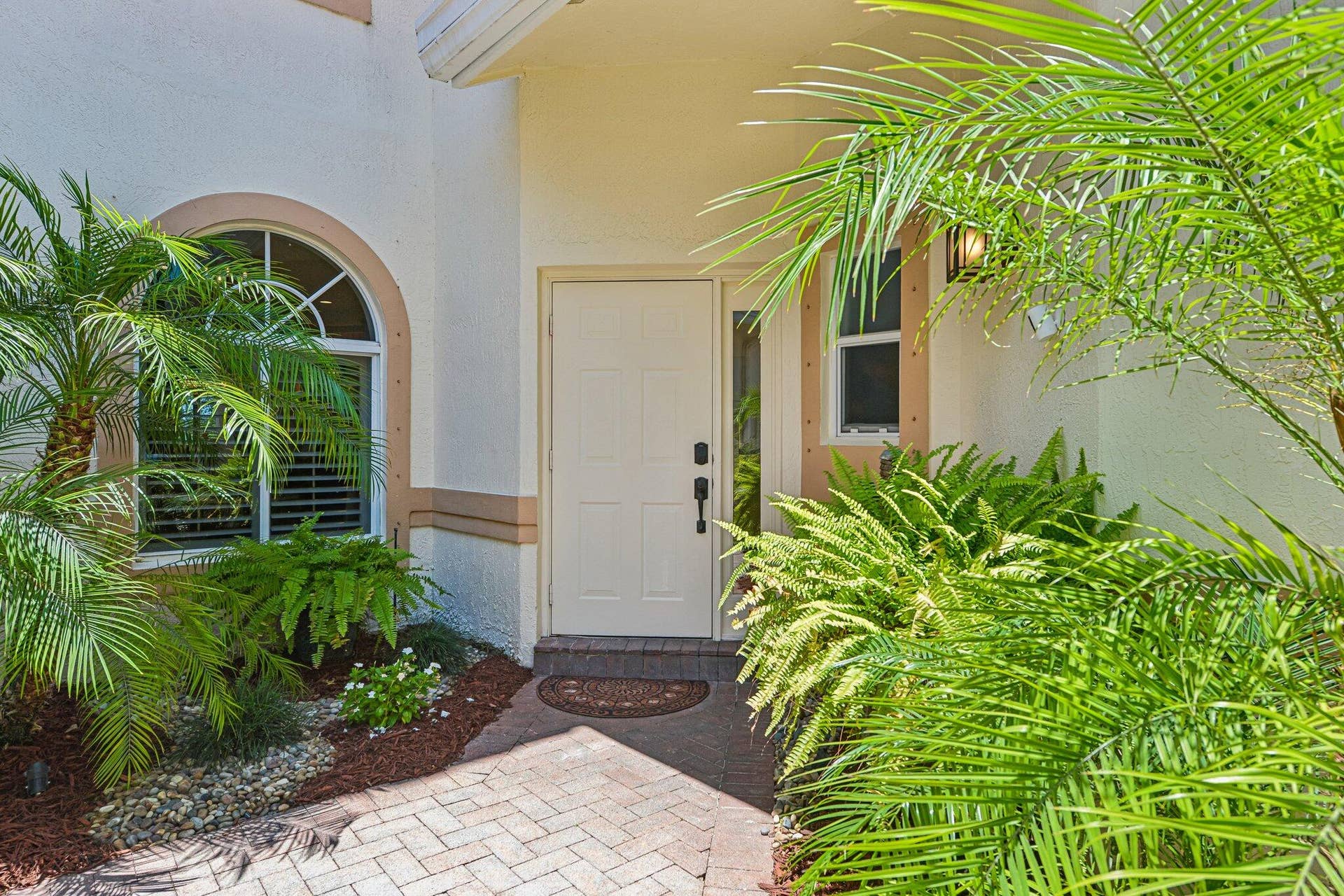692 W Palm Aire Drive, Pompano Beach, FL 33069 Inviting Front Entrance