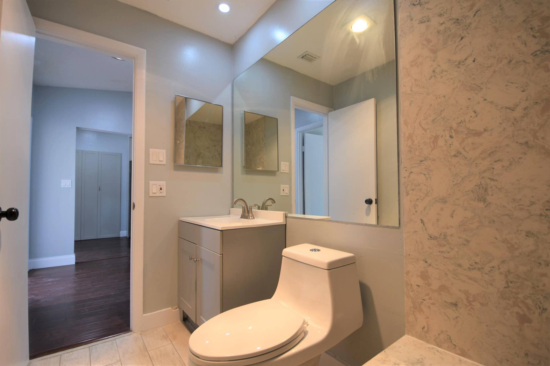 2nd Bathroom