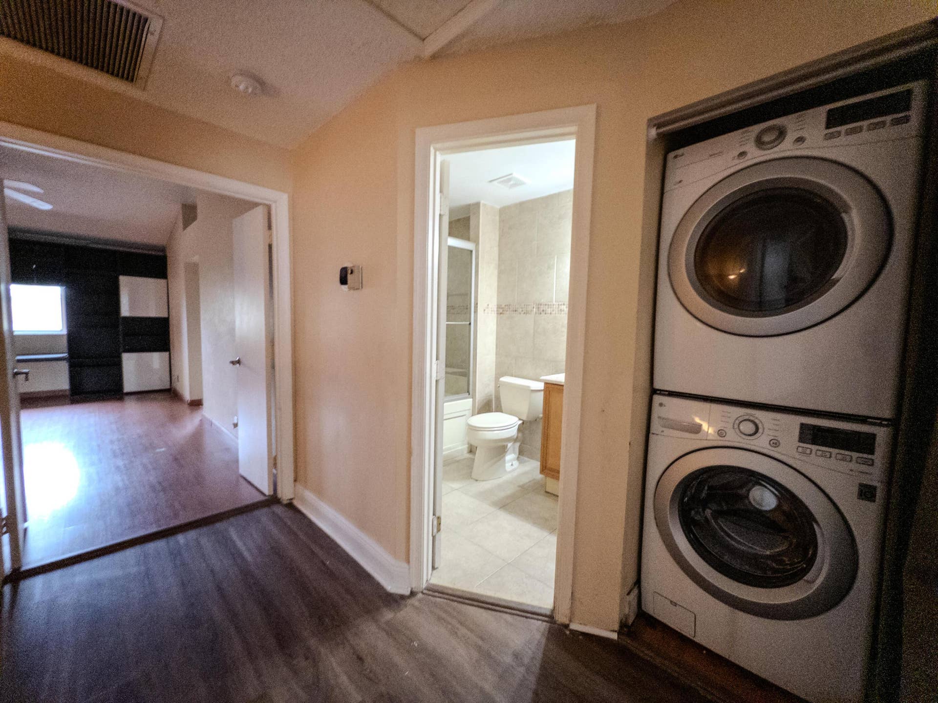 2011 E Discovery Cir E, Deerfield Beach, FL 33442 Washer & Dryer upstairs