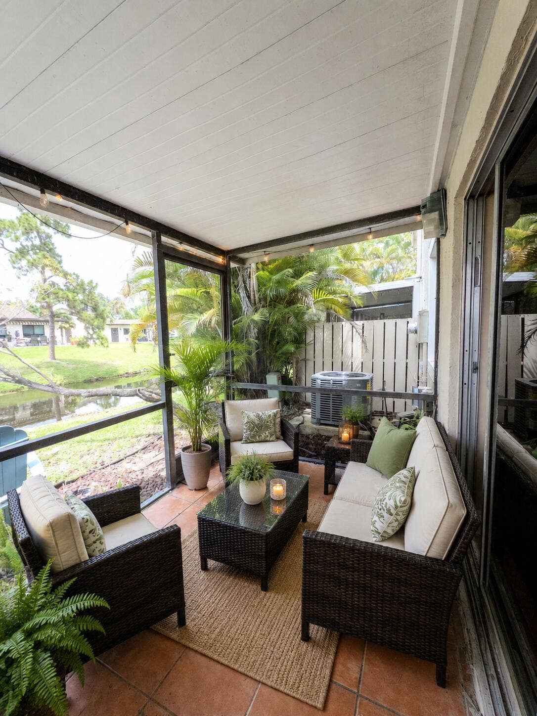 2011 E Discovery Cir E, Deerfield Beach, FL 33442 Virtual staging