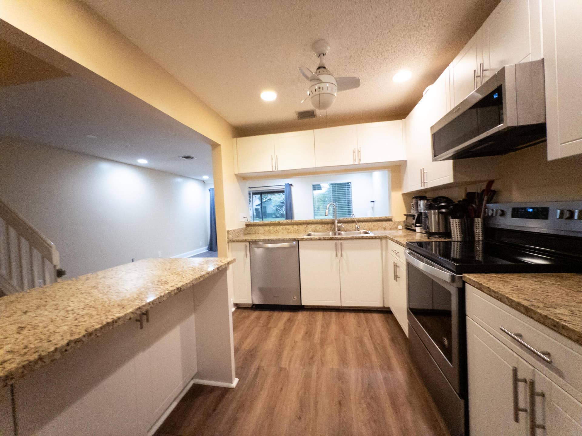 2011 E Discovery Cir E, Deerfield Beach, FL 33442 APC_2812
