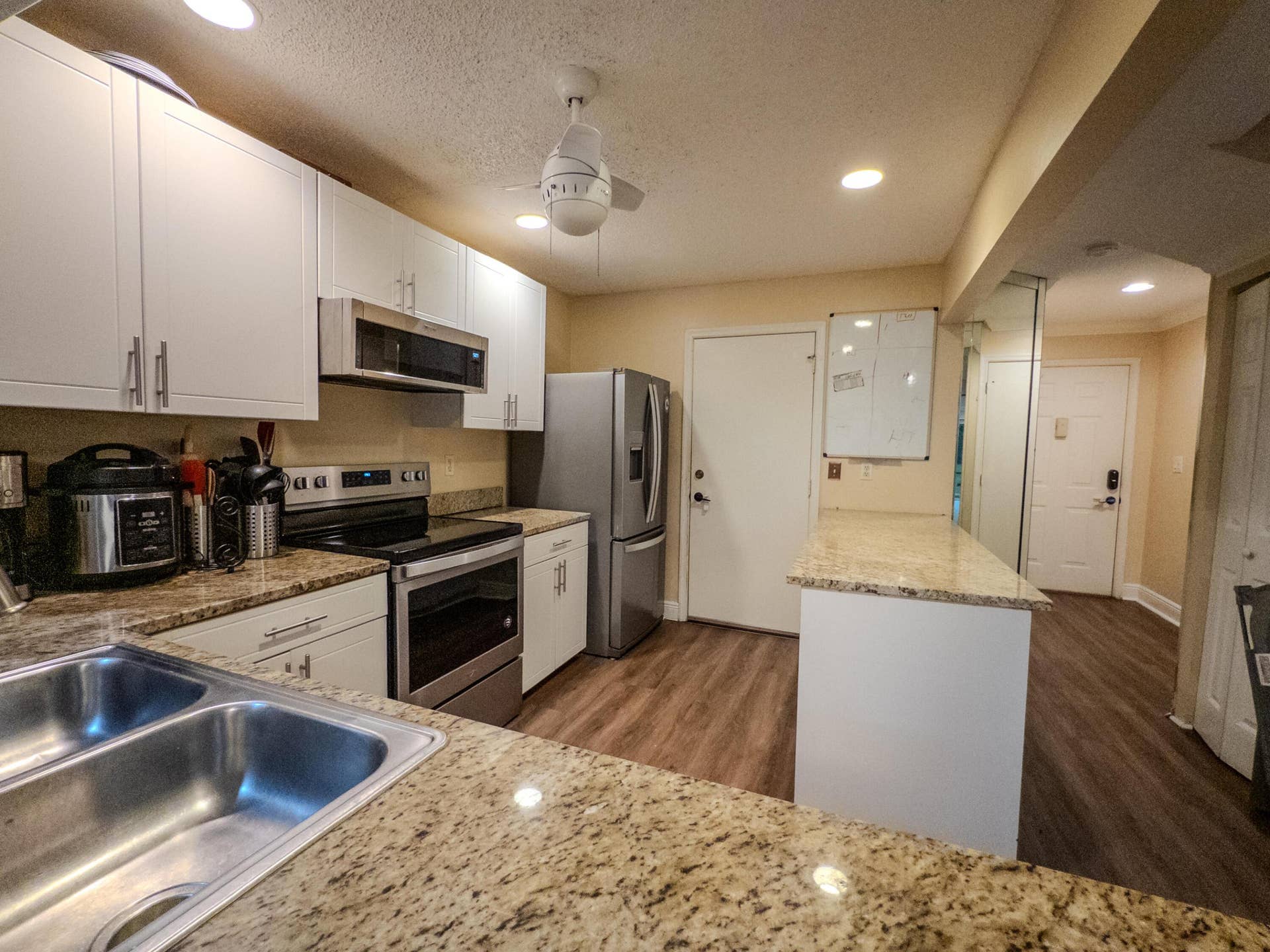 2011 E Discovery Cir E, Deerfield Beach, FL 33442 APC_2845