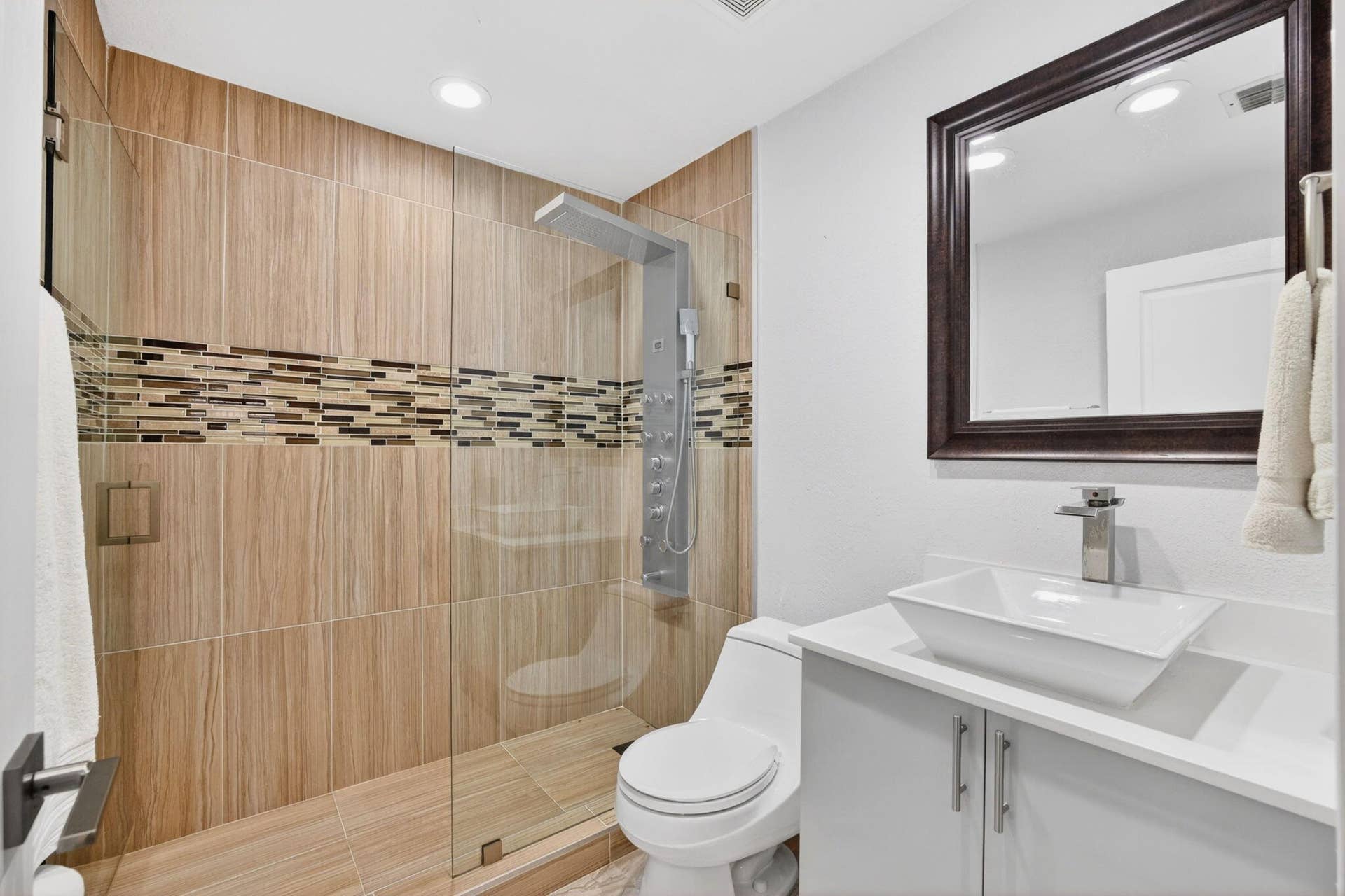2nd Full Bathroom