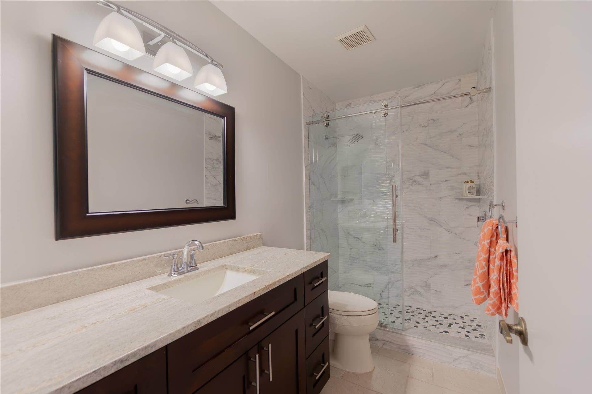 5487 Crystal Anne Drive, West Palm Beach, FL 33417 Guest Bath