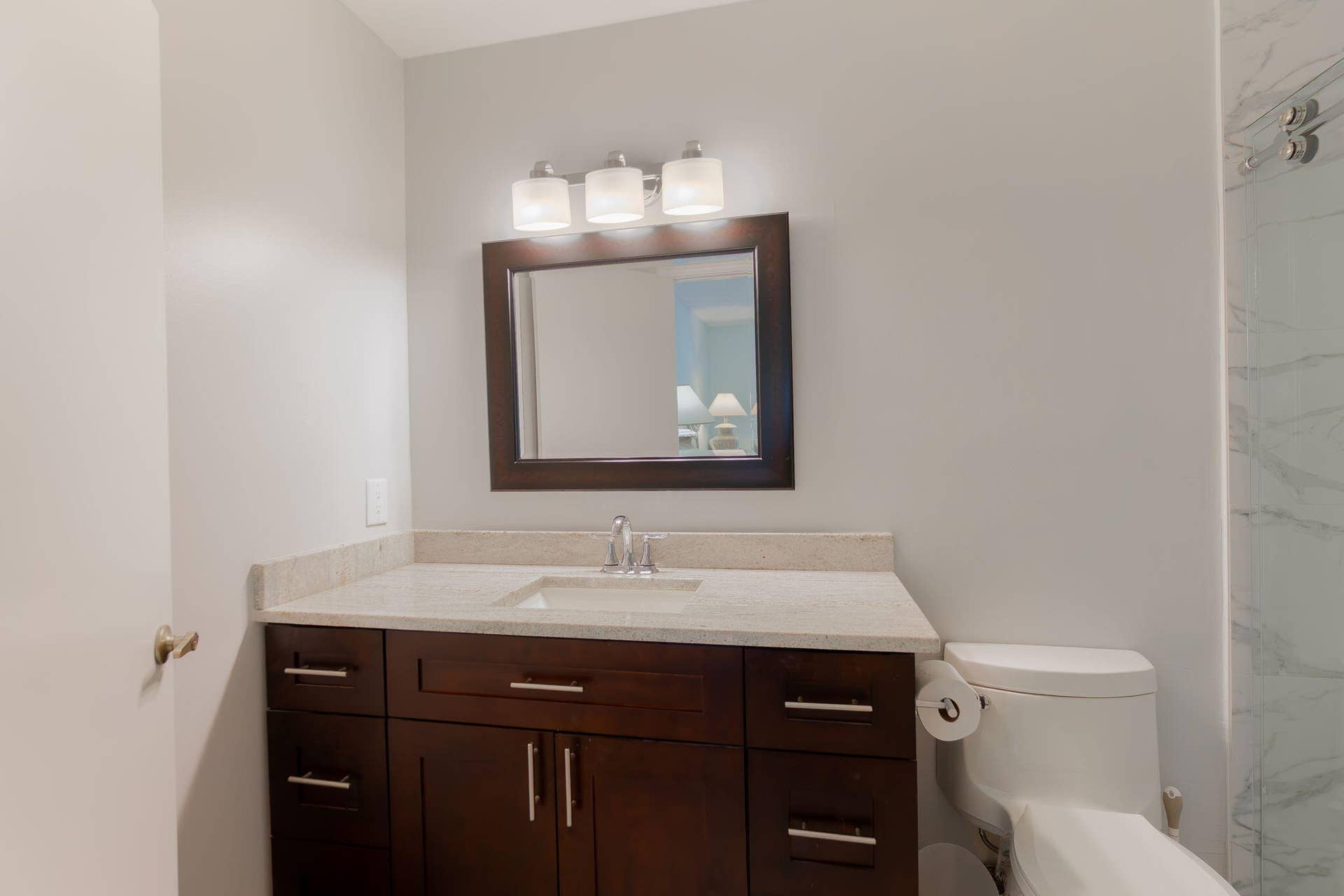 5487 Crystal Anne Drive, West Palm Beach, FL 33417 Main Bath