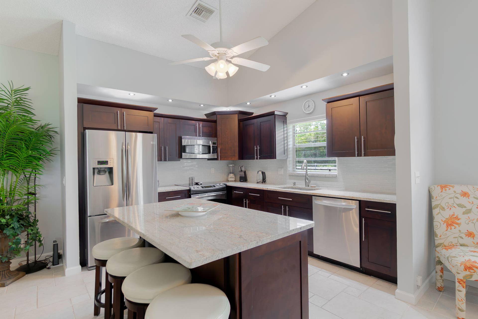 5487 Crystal Anne Drive, West Palm Beach, FL 33417 Kitchen