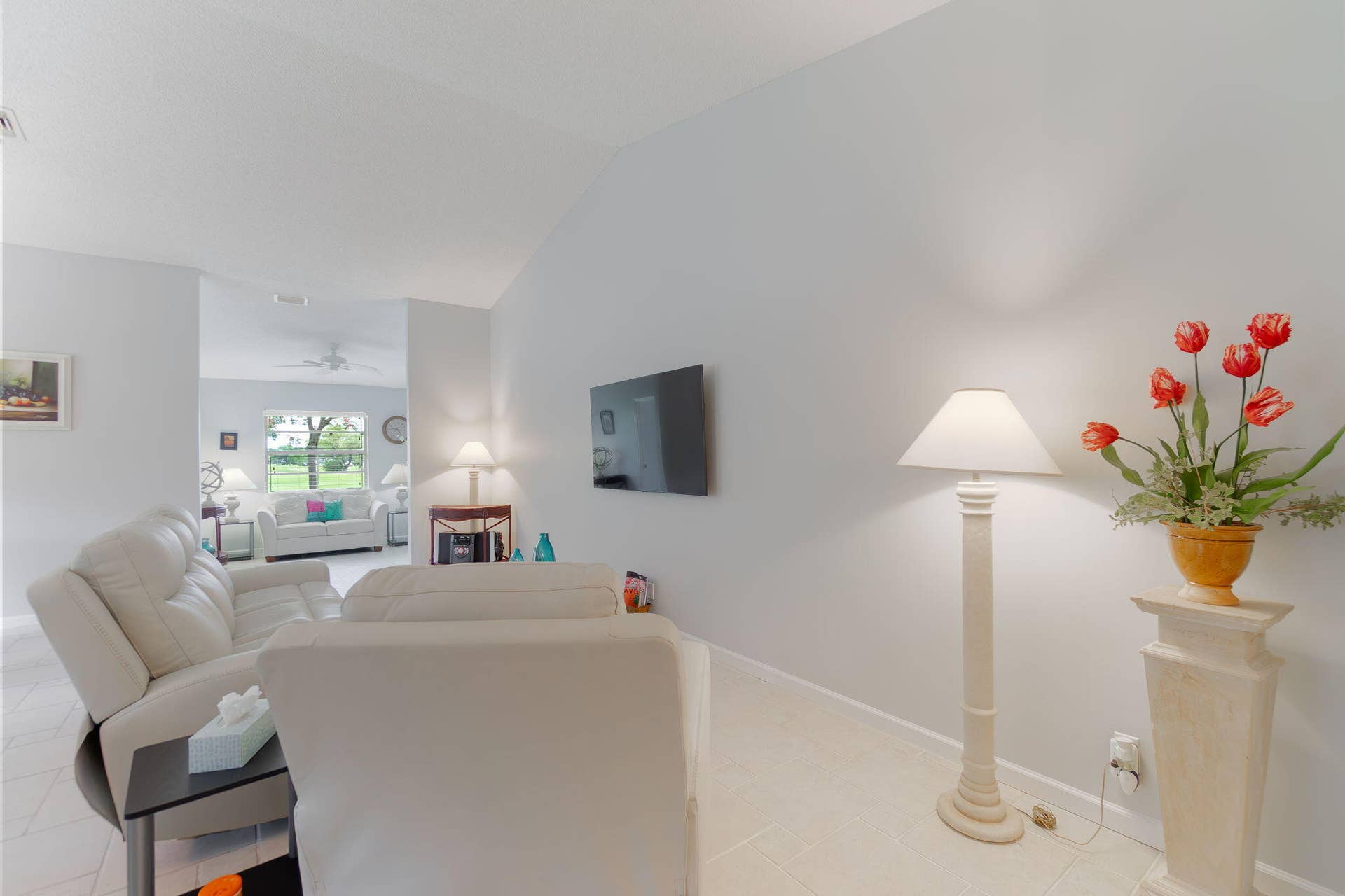 5487 Crystal Anne Drive, West Palm Beach, FL 33417 Living room