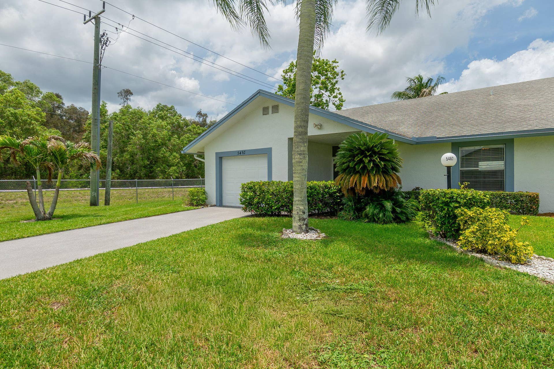5487 Crystal Anne Drive, West Palm Beach, FL 33417 Front Yard