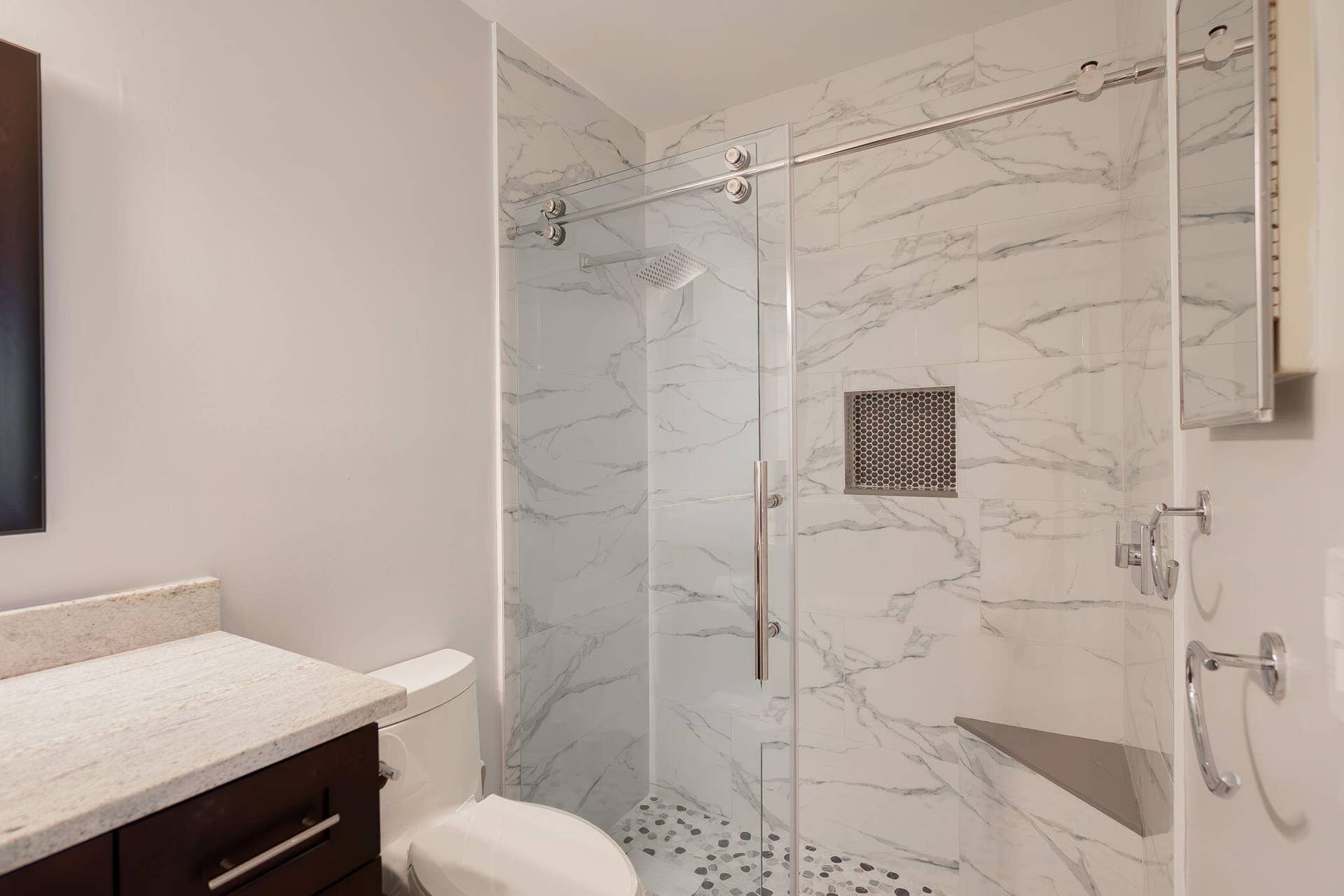 5487 Crystal Anne Drive, West Palm Beach, FL 33417 Main Bath