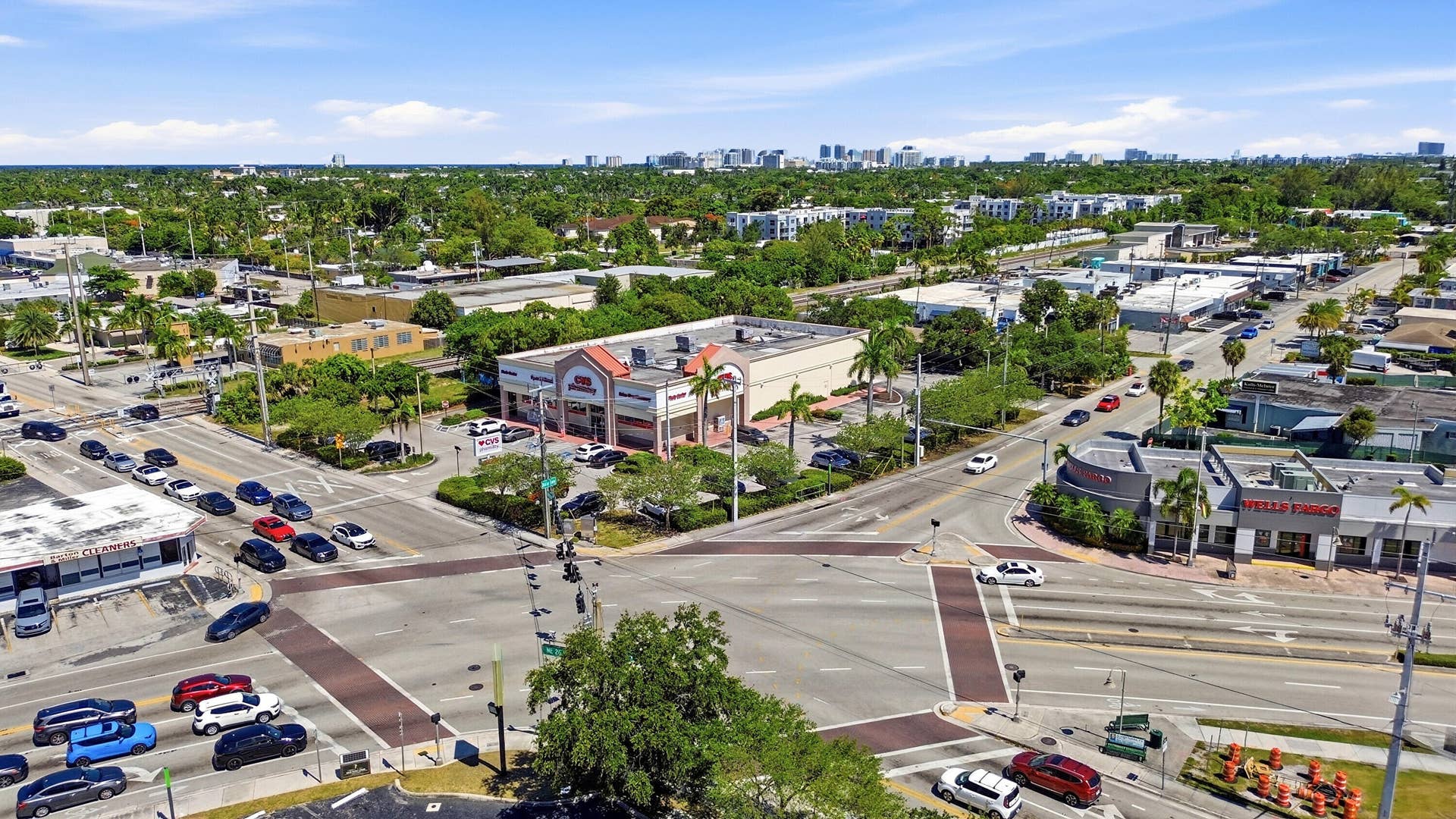 905 NE 28th Street, #206, Wilton Manors, FL 33334 Aerial view showcasing the home's convenient location near Wilton Drive and Five Points.
