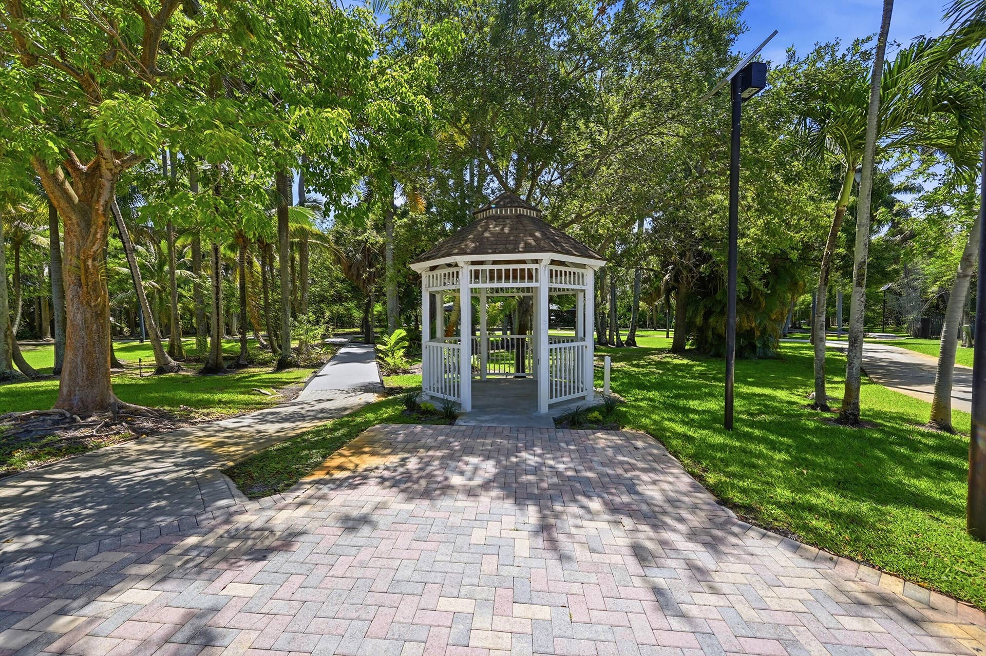 905 NE 28th Street, #206, Wilton Manors, FL 33334 One of Wilton Manors' signature parks, Richardson Historic Park and Nature Preserve combines open green space with local history.