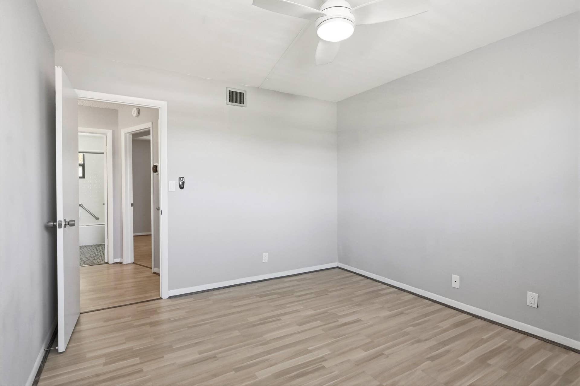 905 NE 28th Street, #206, Wilton Manors, FL 33334 Comfortable bedroom designed for rest and relaxation.