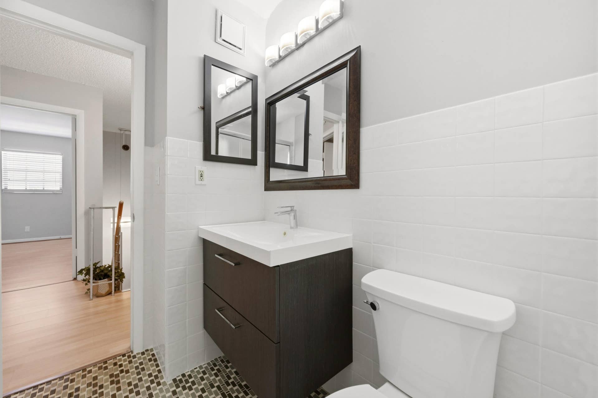 905 NE 28th Street, #206, Wilton Manors, FL 33334 Bathroom