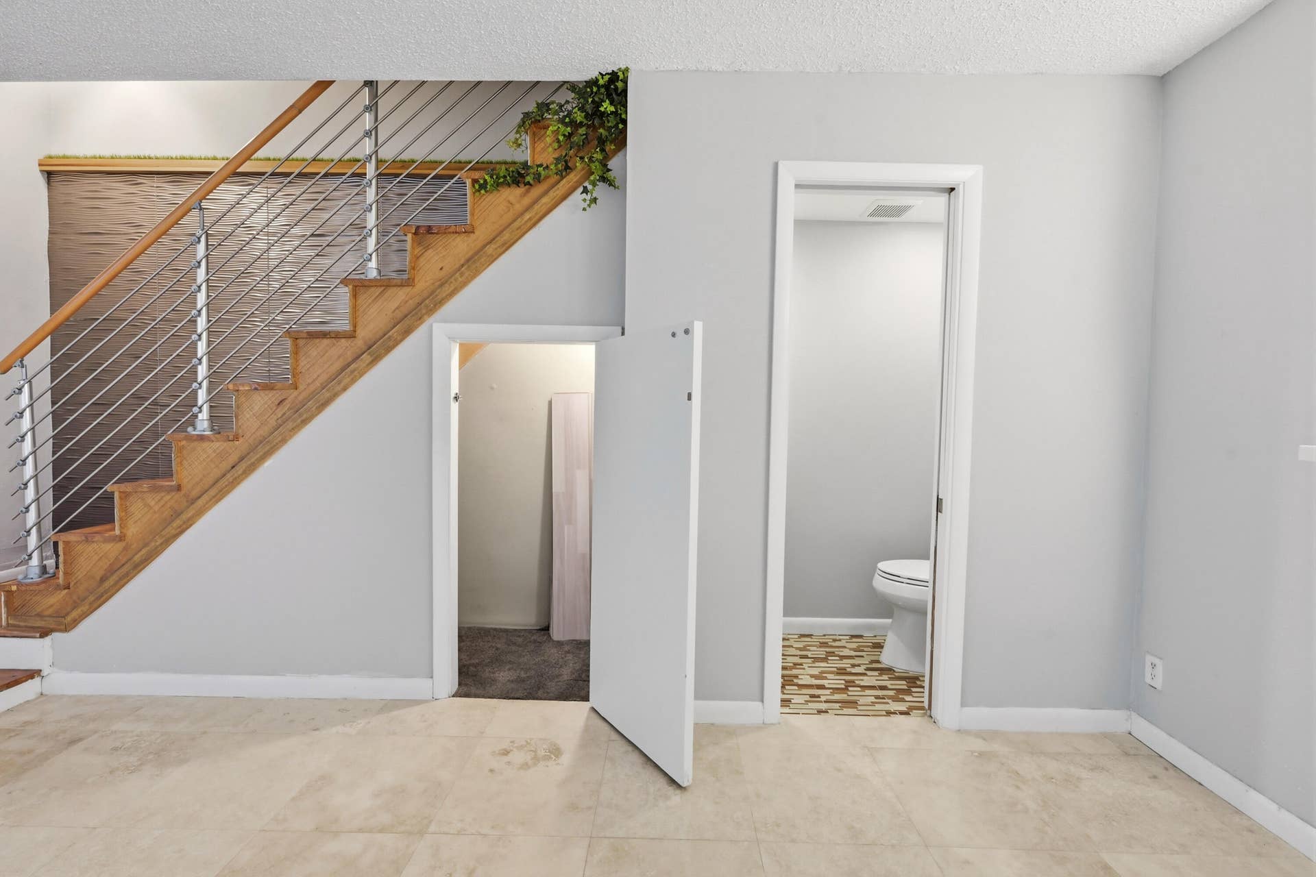 905 NE 28th Street, #206, Wilton Manors, FL 33334 Convenient storage area providing additional space for everyday organization.