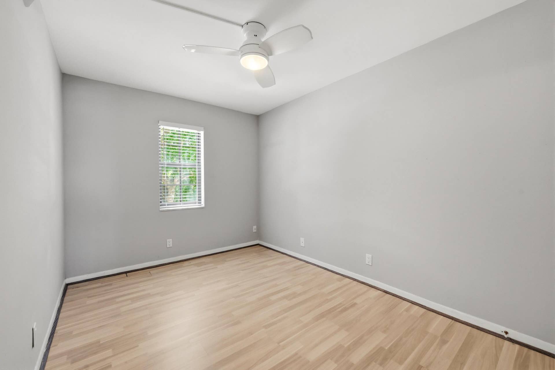 905 NE 28th Street, #206, Wilton Manors, FL 33334 Bright bedroom with abundant natural light.