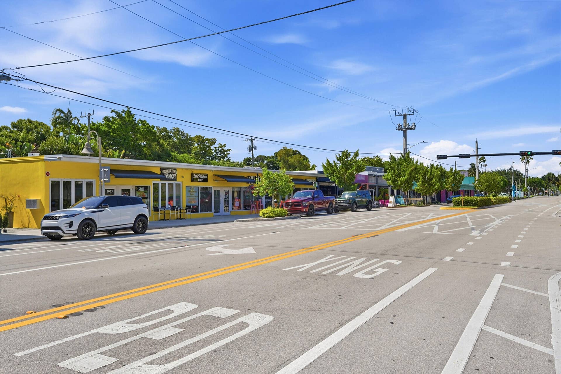 905 NE 28th Street, #206, Wilton Manors, FL 33334 Wilton Drive offers a variety of local restaurants, boutiques, and entertainment just minutes away.