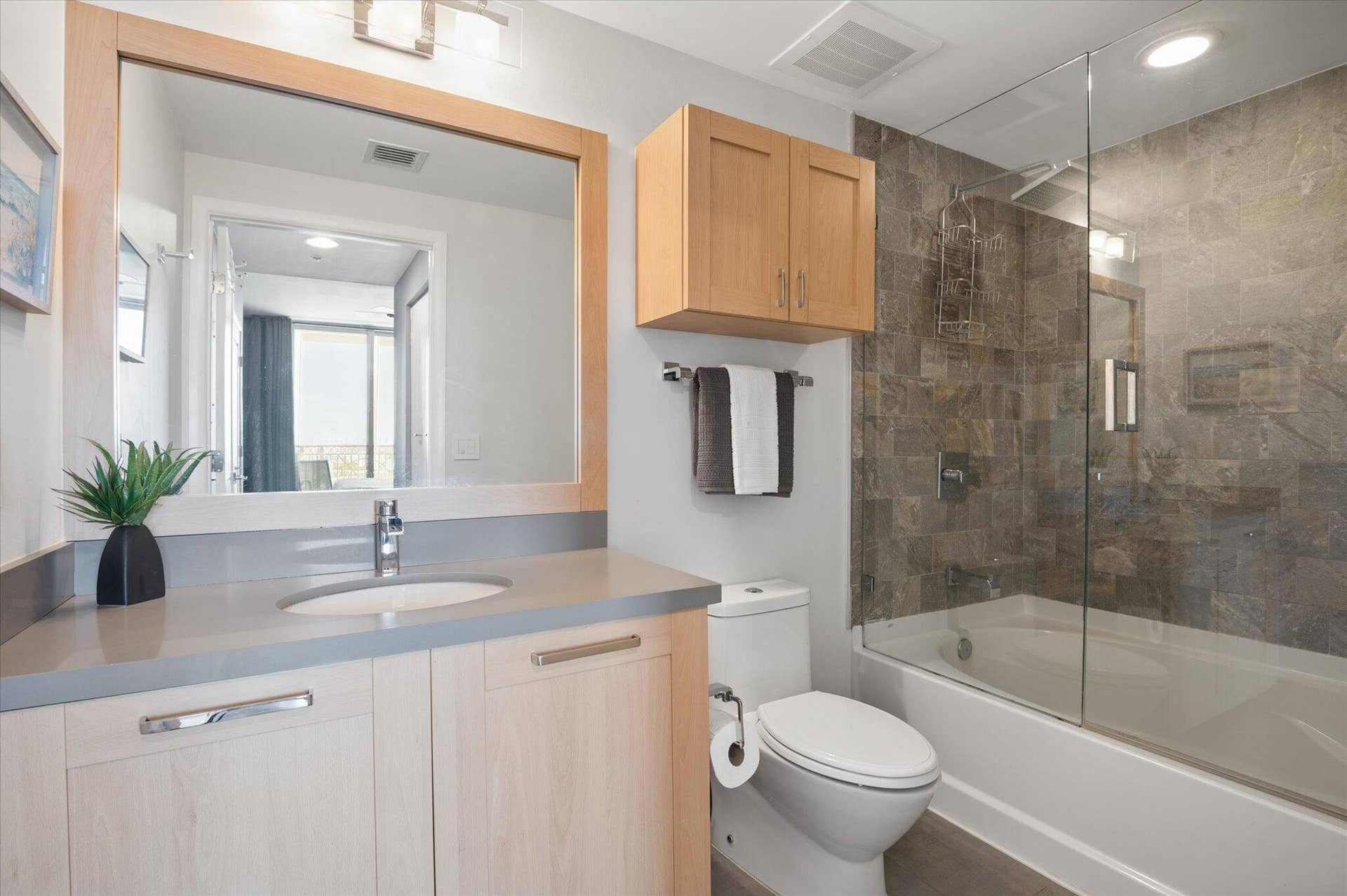 511 SE 5th Avenue, #2110, Fort Lauderdale, FL 33301 Primary Bathroom