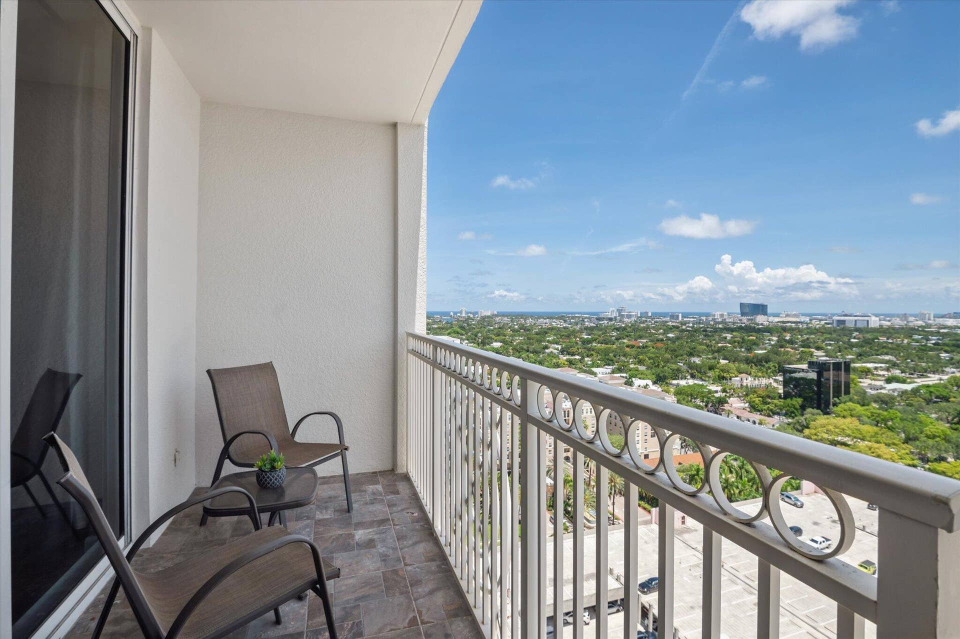 511 SE 5th Avenue, #2110, Fort Lauderdale, FL 33301 Balcony View
