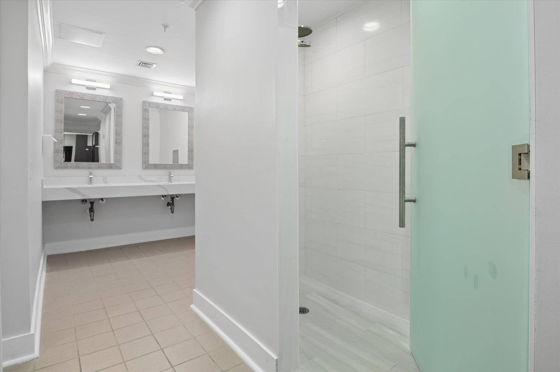 511 SE 5th Avenue, #2110, Fort Lauderdale, FL 33301 6th FL Zen Garden - Locker Room