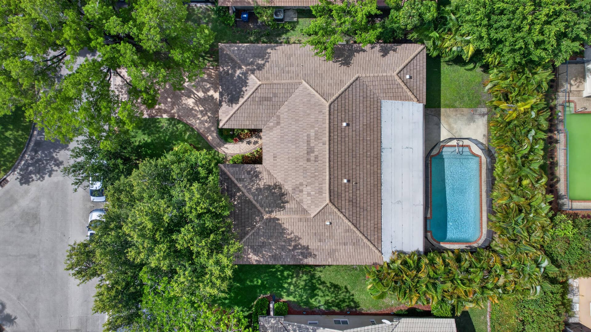 1311 NW 111th Way, Coral Springs, FL 33071 Lush landscaping