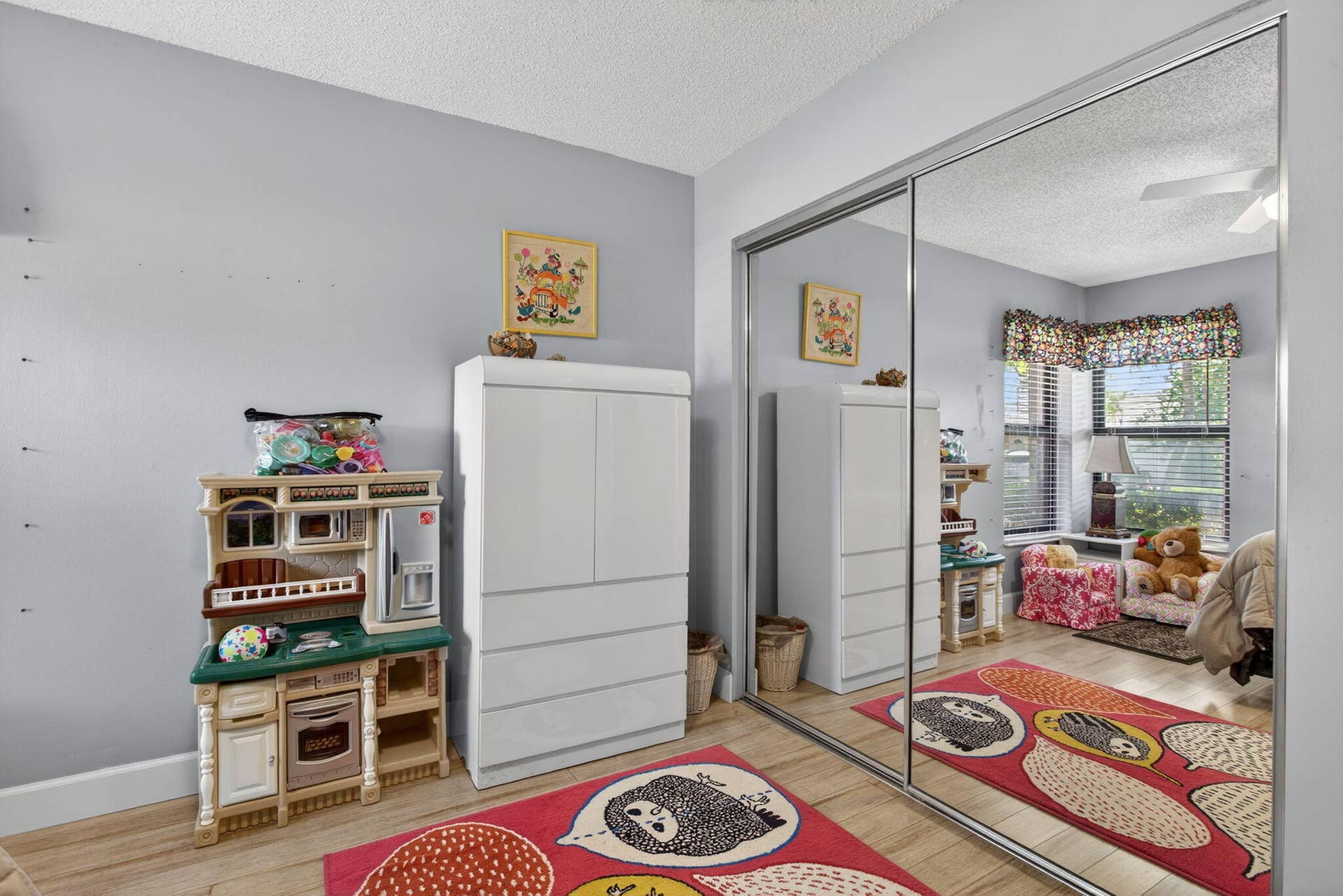 1311 NW 111th Way, Coral Springs, FL 33071 Full mirrored closet doors