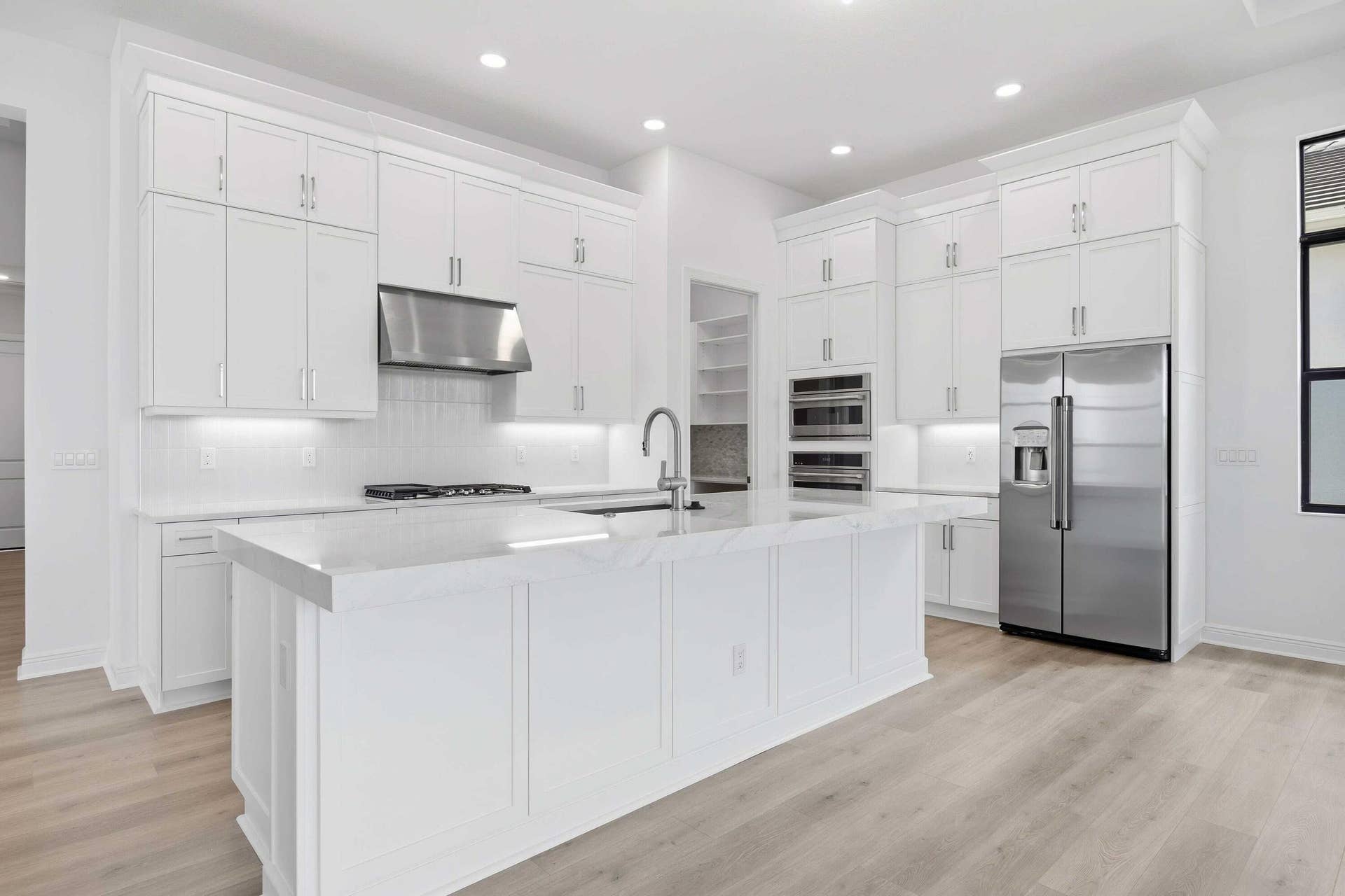 5627 Saint Armands Way, Westlake, FL 33470 Kitchen