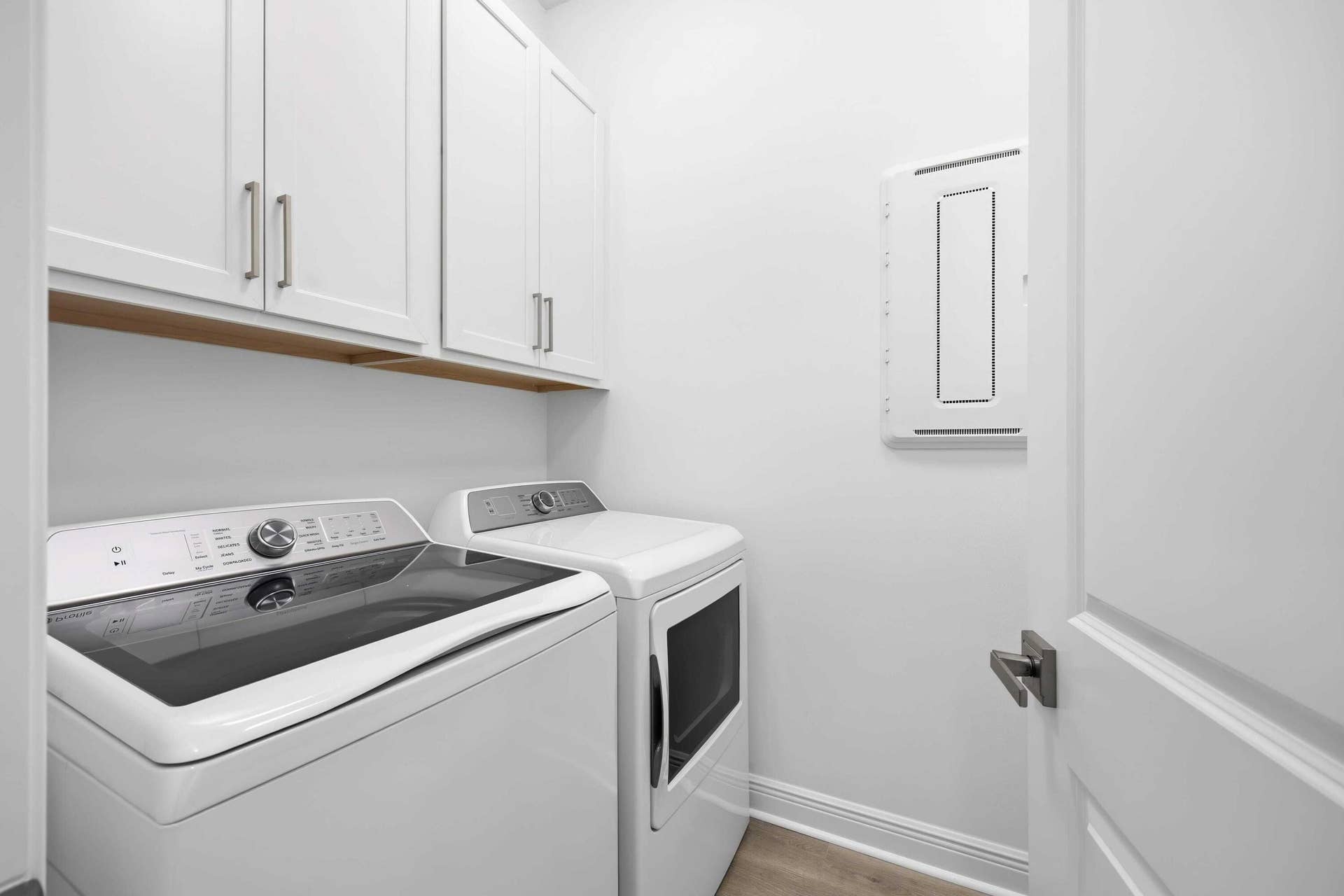5627 Saint Armands Way, Westlake, FL 33470 Laundry