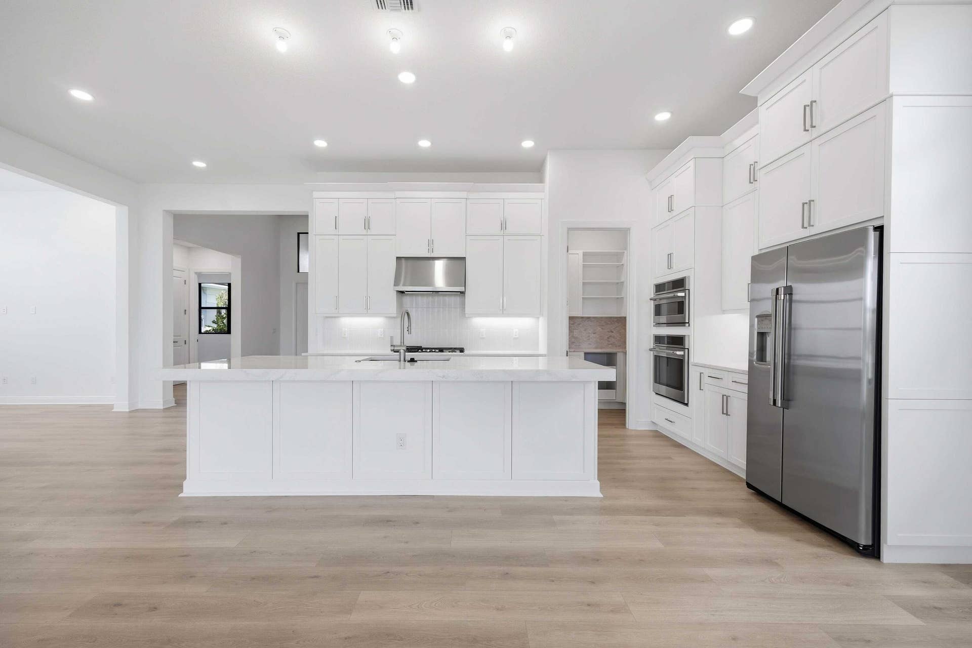 5627 Saint Armands Way, Westlake, FL 33470 Kitchen